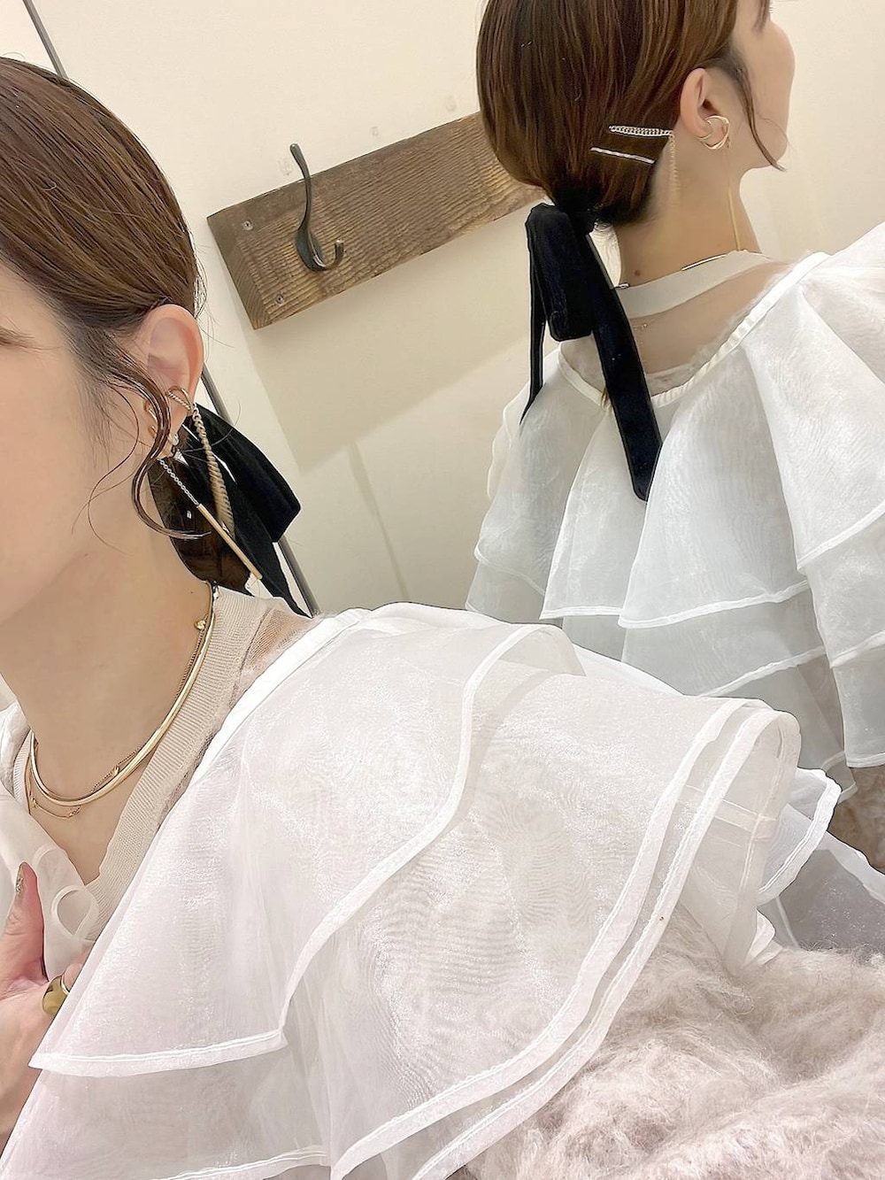 「着痩せ・細見え、体型カバー、ナチュラル、ママコーデ、秋コーデ、冬コーデ、カジュアル、niko and ...、ニット、カーディガン、スカート、LOWRYS FARM、旅行」|「niko and...の2WAYチュールBIGプルオーバー(その他トップス、ホワイト系)」を使った、みきてぃ24さん(骨格ウェーブ・レディース・158cm)の冬コーディネートの8枚目の写真