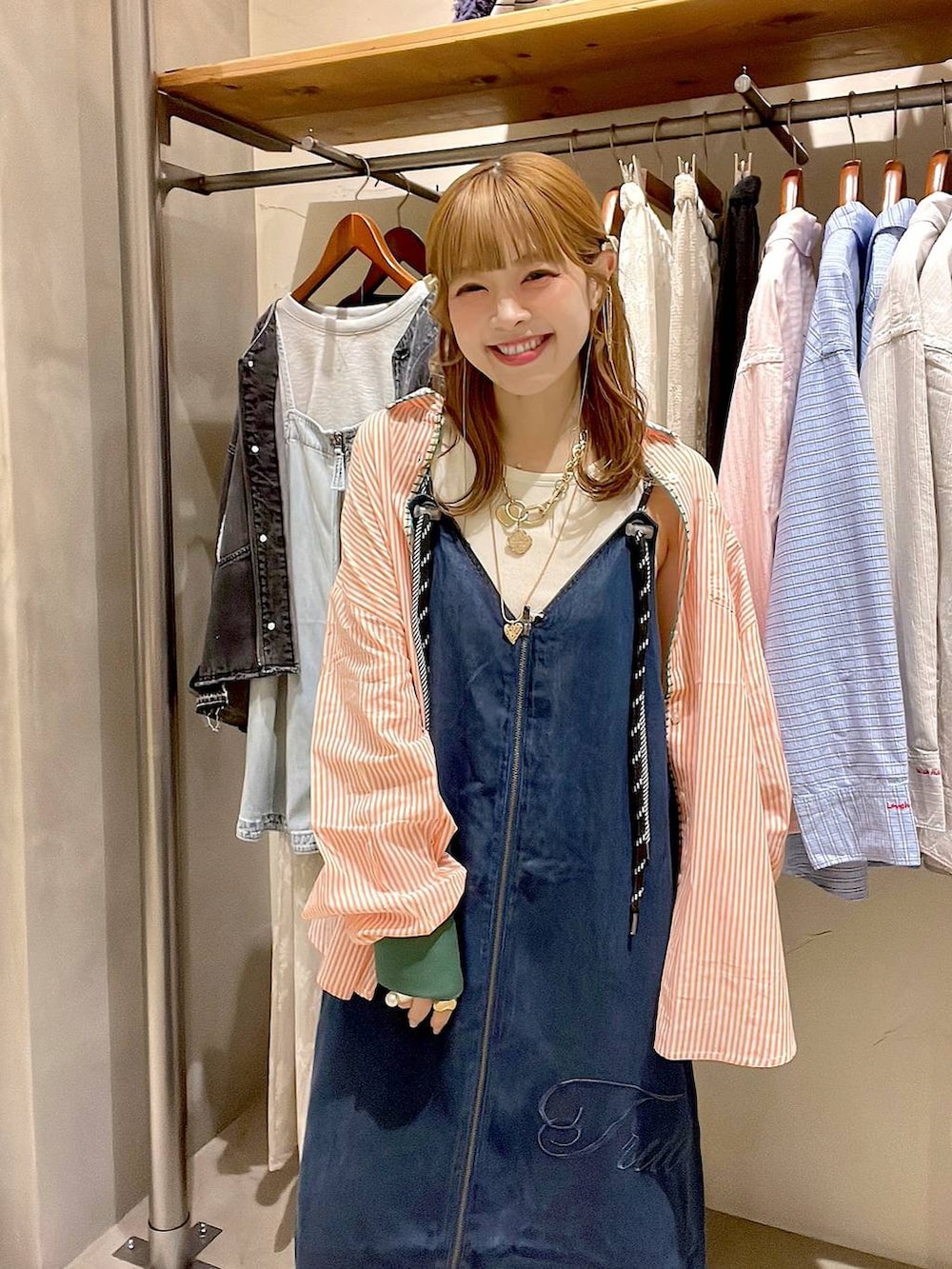 その他のその他シューズを着用したレディースの冬コーディネートの9枚目の写真