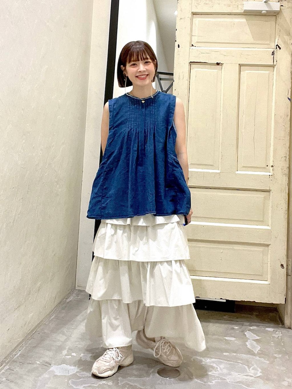 「着痩せ・細見え、体型カバー、ナチュラル、ママコーデ、夏コーデ、カジュアル、niko and ...、淡色コーデ、Over40スタッフ、大人カジュアル、ベスト、スカート」｜「niko and...のステンレストップハートネックレス（ネックレス、イエロー系）」を使った、みきてぃ24さん（骨格ウェーブ・レディース・158cm）の夏コーディネートの2枚目の写真