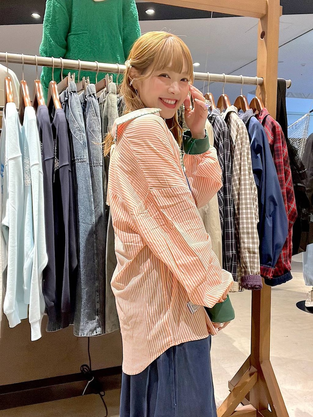 その他のその他シューズを着用したレディースの冬コーディネートの5枚目の写真