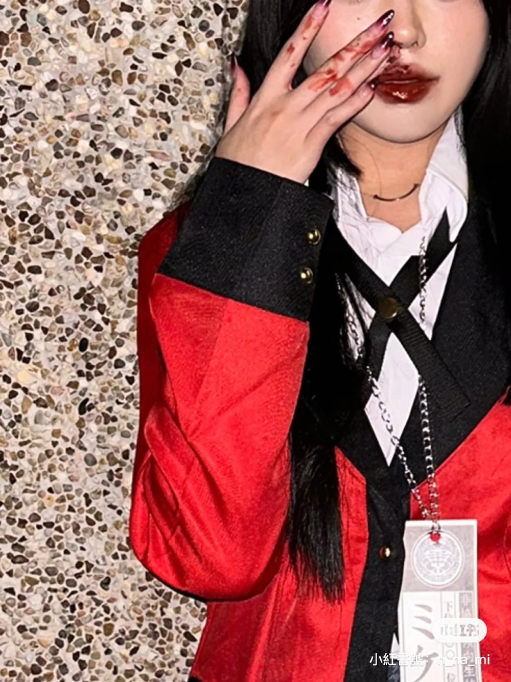 「Trick or Treat、halloween」｜「CHARLES & KEITHのメタリックアクセント チャンキーローファー / Metallic Accent Chunky Loafers（ローファー、レッド系）」を使った、Namiさん（レディース・163cm）の秋コーディネートの4枚目の写真
