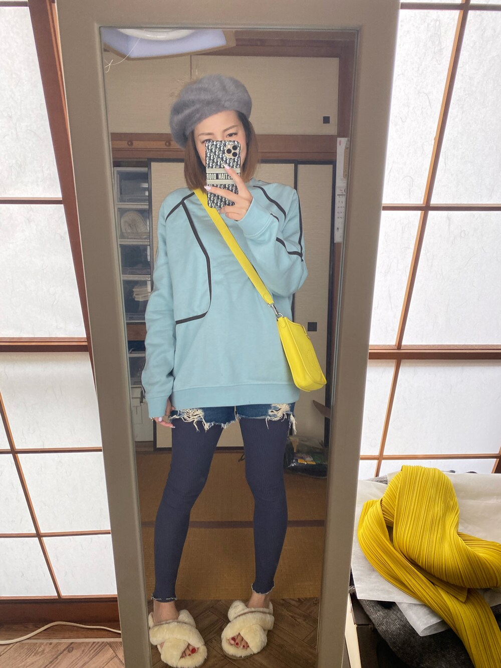 「HERMESのアイテム（ショルダーバッグ、イエロー系）」を使った、yoyoさん（レディース・168cm）の秋コーディネートの2枚目の写真