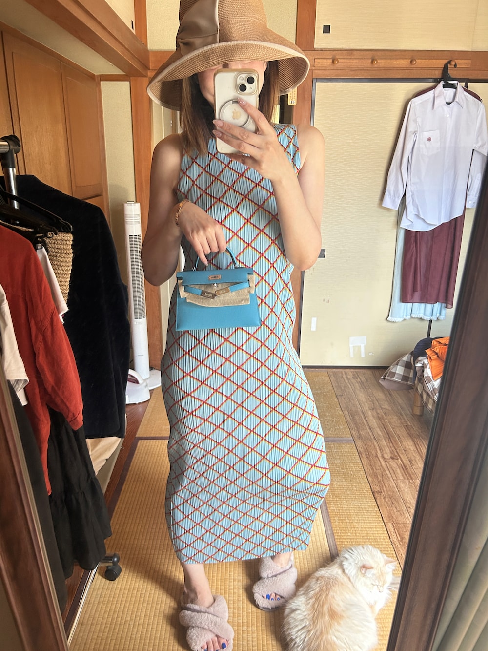 「PLEATS PLEASEのアイテム（ワンピース/ドレス、その他）」を使った、yoyoさん（骨格ナチュラル・レディース・168cm）の夏コーディネートの2枚目の写真