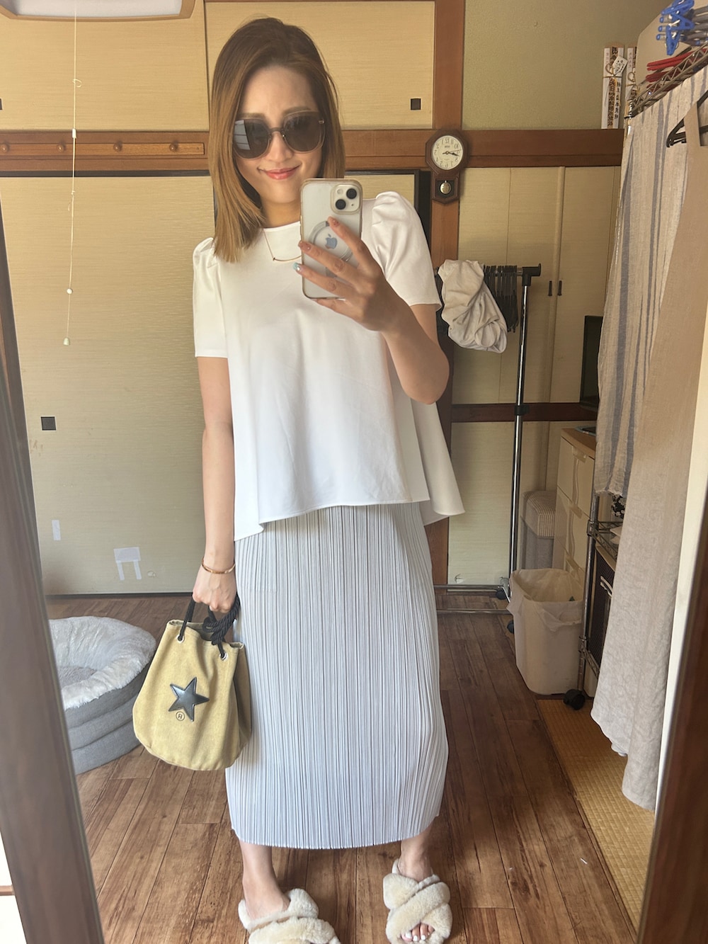 「m.i.dのアイテム（シャツ/ブラウス、ホワイト系）」を使った、yoyoさん（レディース・168cm）の夏コーディネートの2枚目の写真