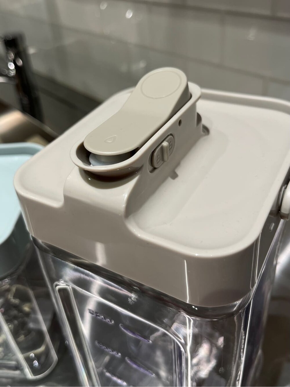 その他のグラス/マグカップ/タンブラー、その他のグラス/マグカップ/タンブラー、その他のグラス/マグカップ/タンブラーを着用したレディースの春コーディネートの3枚目の写真