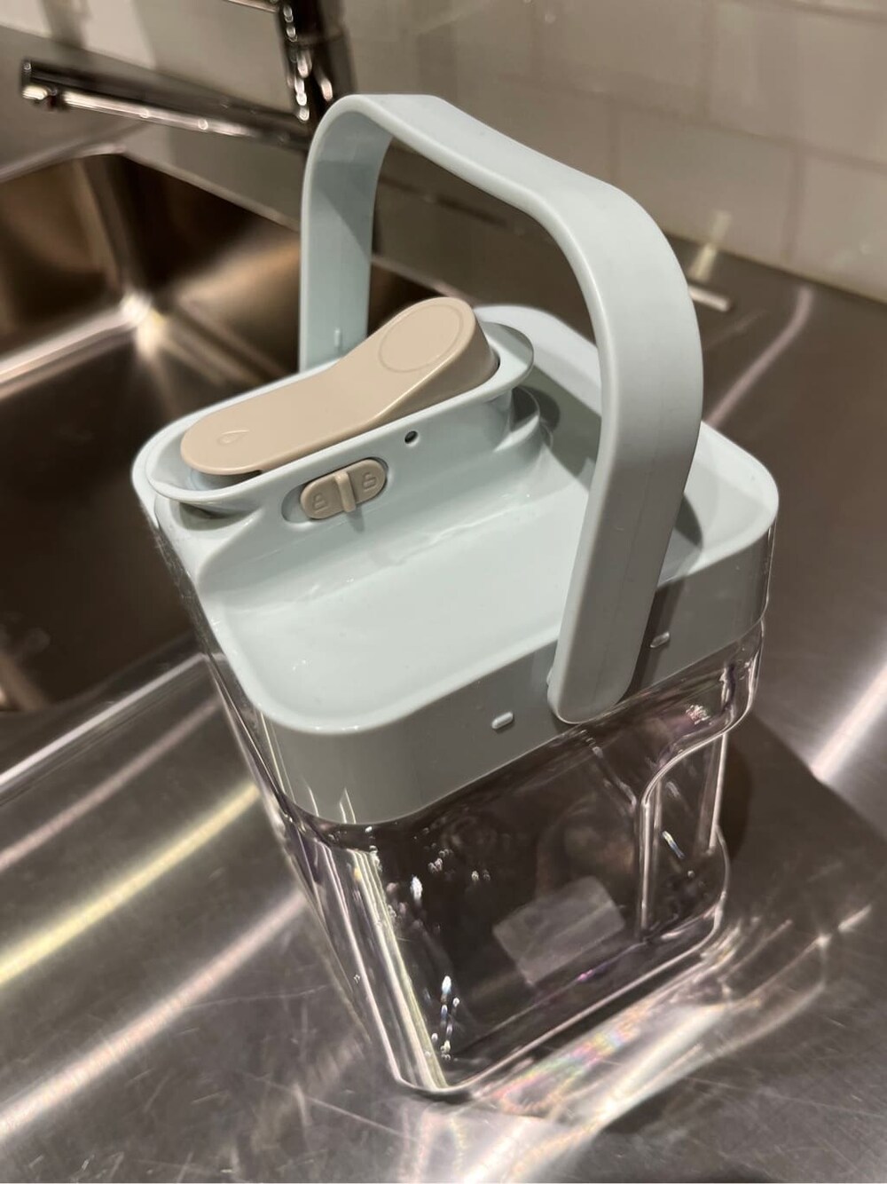 その他のグラス/マグカップ/タンブラー、その他のグラス/マグカップ/タンブラー、その他のグラス/マグカップ/タンブラーを着用したレディースの春コーディネートの4枚目の写真