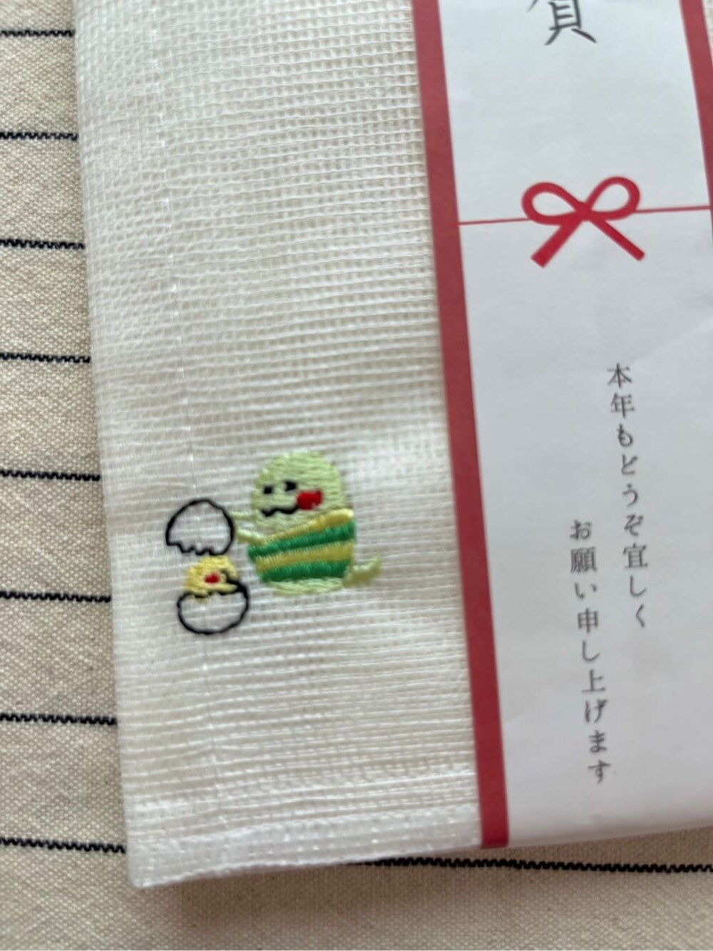 その他のエプロン、その他のエプロン、その他のエプロンを着用したレディースの冬コーディネートの3枚目の写真