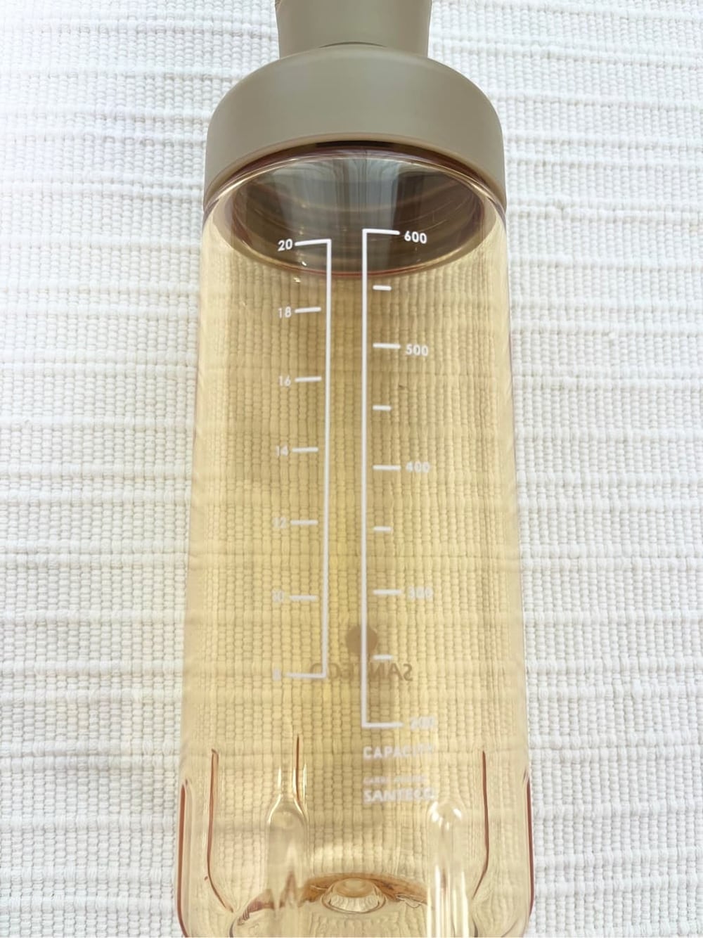 その他の水筒、その他の水筒を着用したレディースの秋コーディネートの3枚目の写真