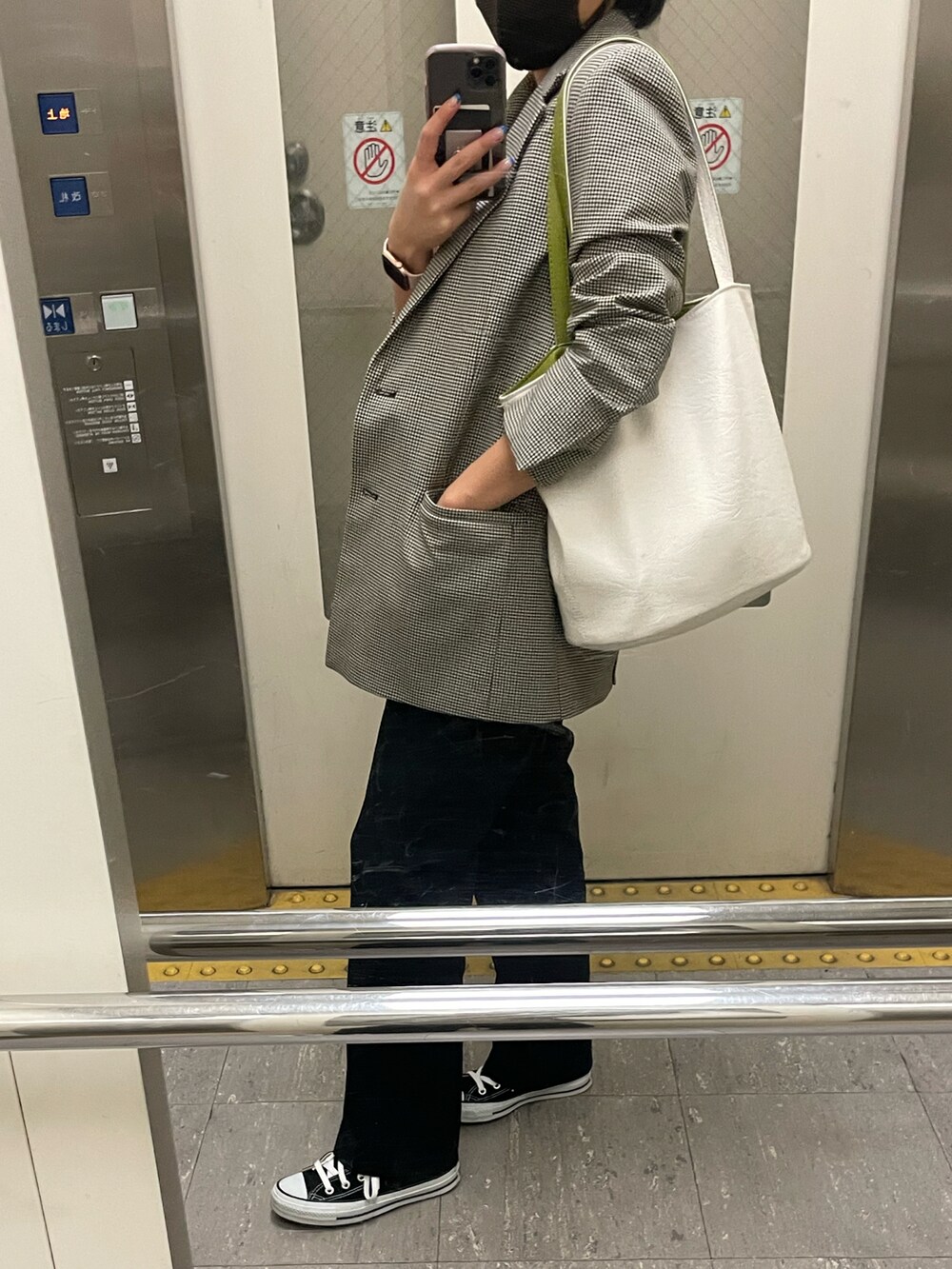 「UNIQLO、テーラードジャケット、千鳥柄、出勤コーデ、きれいめカジュアル」｜「ZARAのアイテム（テーラードジャケット、グレー系）」を使った、Seinaさん（レディース・155cm）の春コーディネートの2枚目の写真