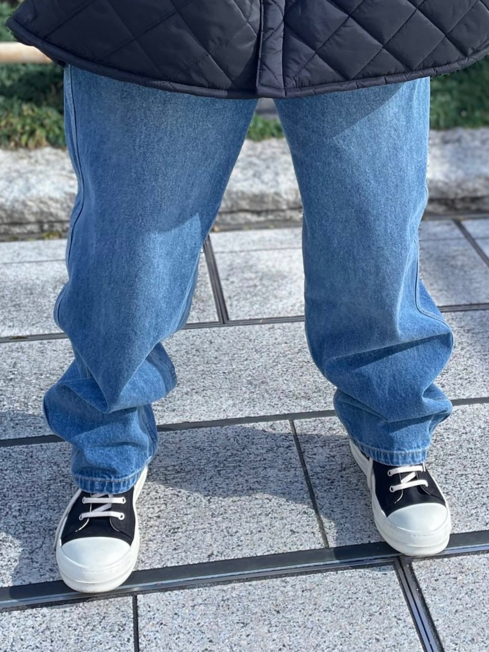 「LHP、休日スタイル、ootd、カジュアルコーデ、ストリートファッション、今日のコーデ、秋冬コーデ、lhplucuaosaka、LHPLUCUA大阪、未来のWEARISTAプロジェクト」｜「WHITELANDのWHITELAND/ホワイトランド/ワイドデニムパンツ（デニムパンツ、ブルー系）」を使った、Toshiki Masudaさん（メンズ・170cm）の冬コーディネートの4枚目の写真