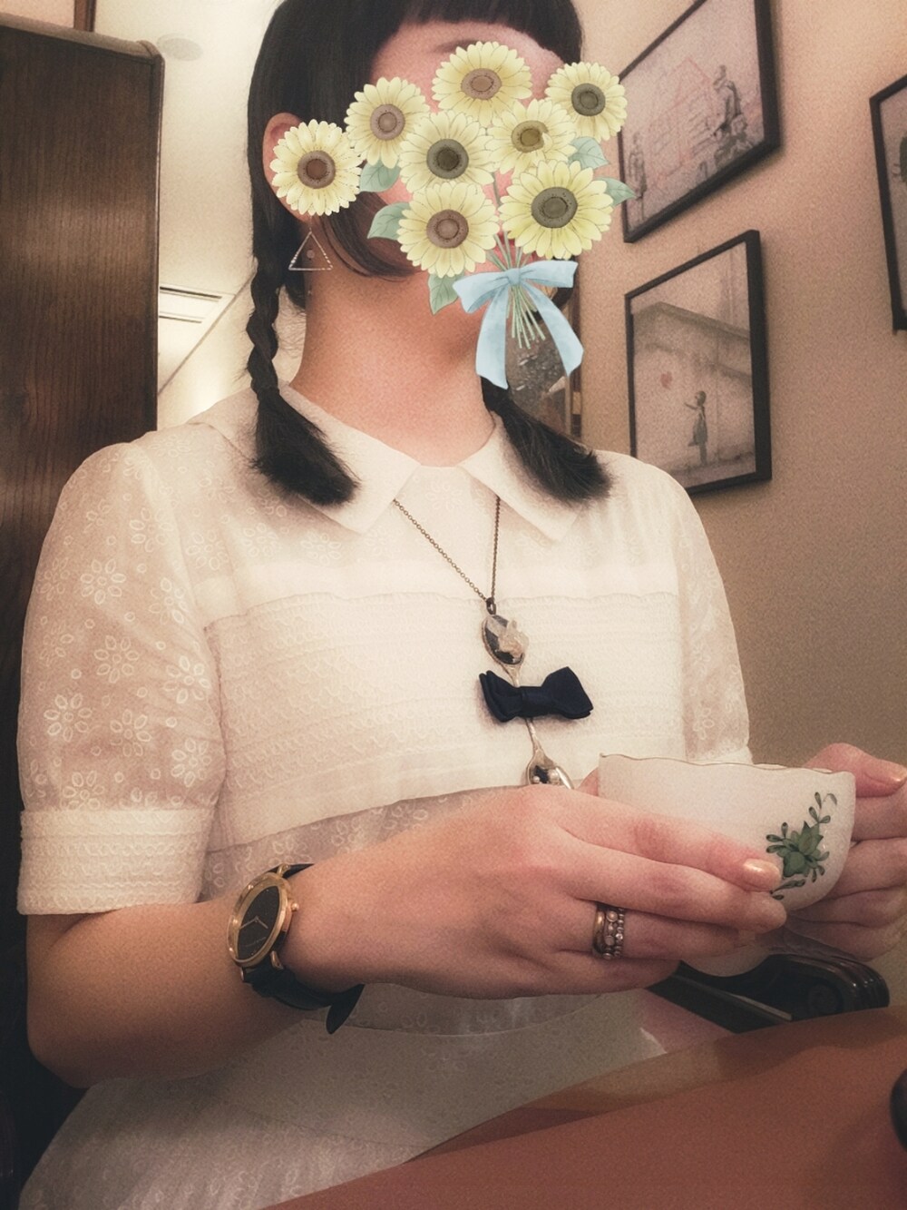 「jane marple、白ワンピース、かごバッグ、おさげ、星座柄」｜「Jane Marpleのアイテム（ワンピース、ホワイト系）」を使った、ｙｋｔｓさん（レディース・152cm）の秋コーディネートの2枚目の写真