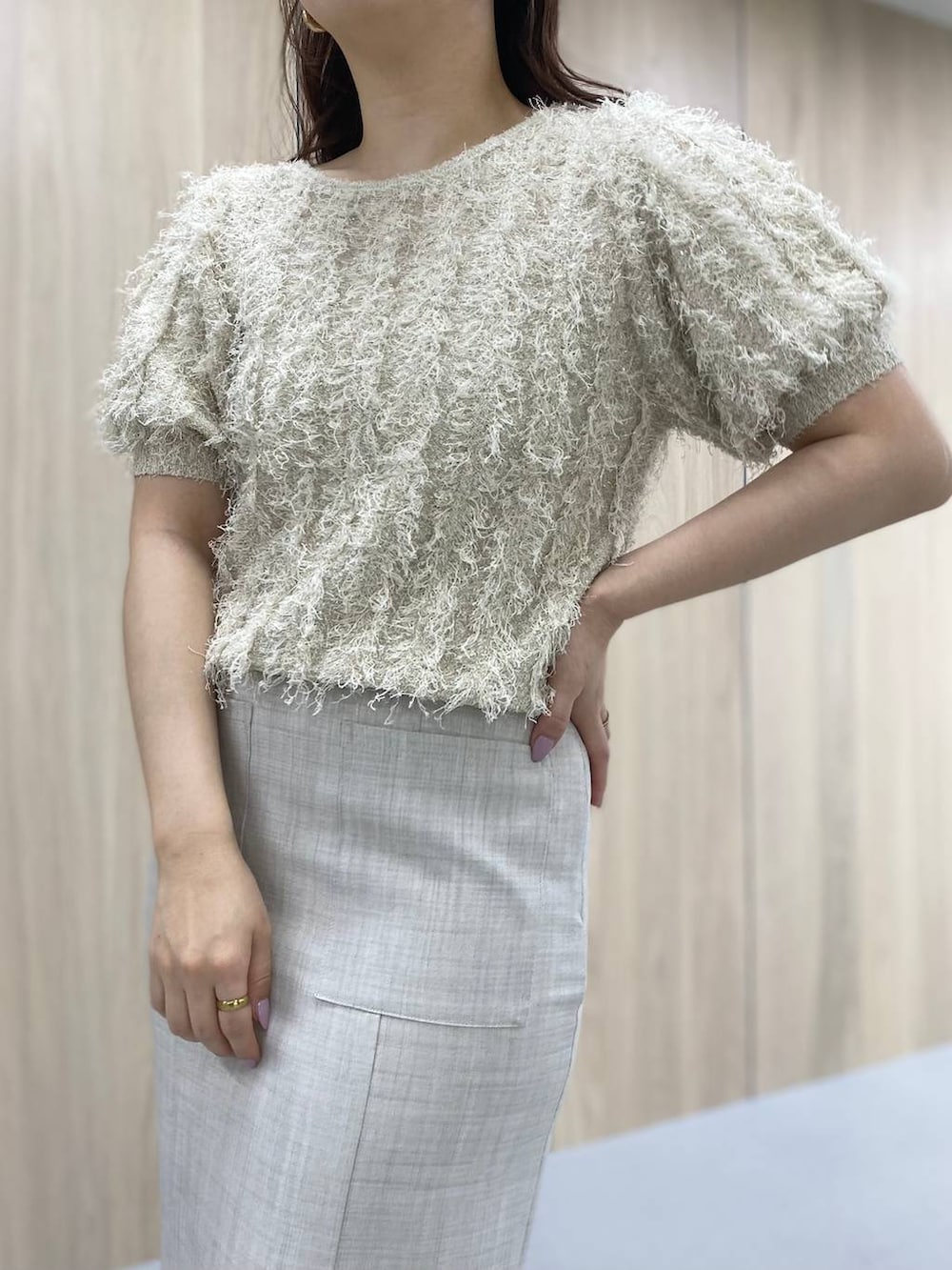 「高身長、Andemiu、女子ウケ、カジュアル、体型カバー、休日コーデ」｜「Andemiuのラメフリンジニット329246（ニット/セーター、ホワイト系）」を使った、andemiu_mayaさん（レディース・165cm）の春コーディネートの4枚目の写真