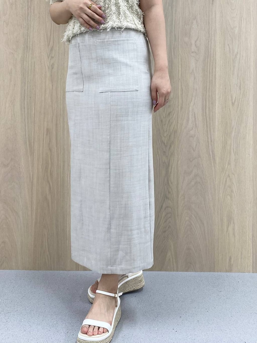 「高身長、Andemiu、女子ウケ、カジュアル、体型カバー、休日コーデ」｜「Andemiuのラメフリンジニット329246（ニット/セーター、ホワイト系）」を使った、andemiu_mayaさん（レディース・165cm）の春コーディネートの5枚目の写真