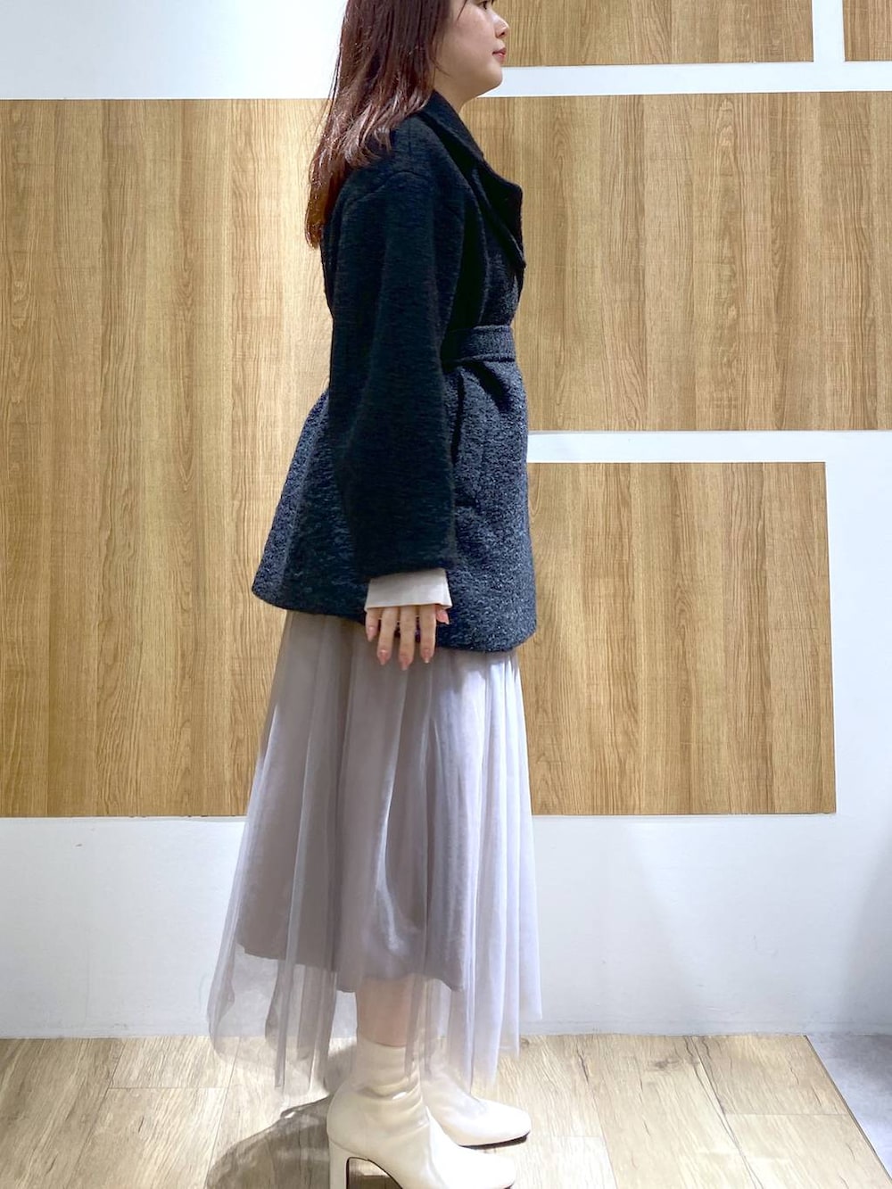 「高身長、Andemiu、女子ウケ、カジュアル、体型カバー、休日コーデ、コート」｜「Andemiuのブークレベルトハーフコート125002（ピーコート、ブラック系）」を使った、andemiu_mayaさん（レディース・165cm）の秋コーディネートの3枚目の写真
