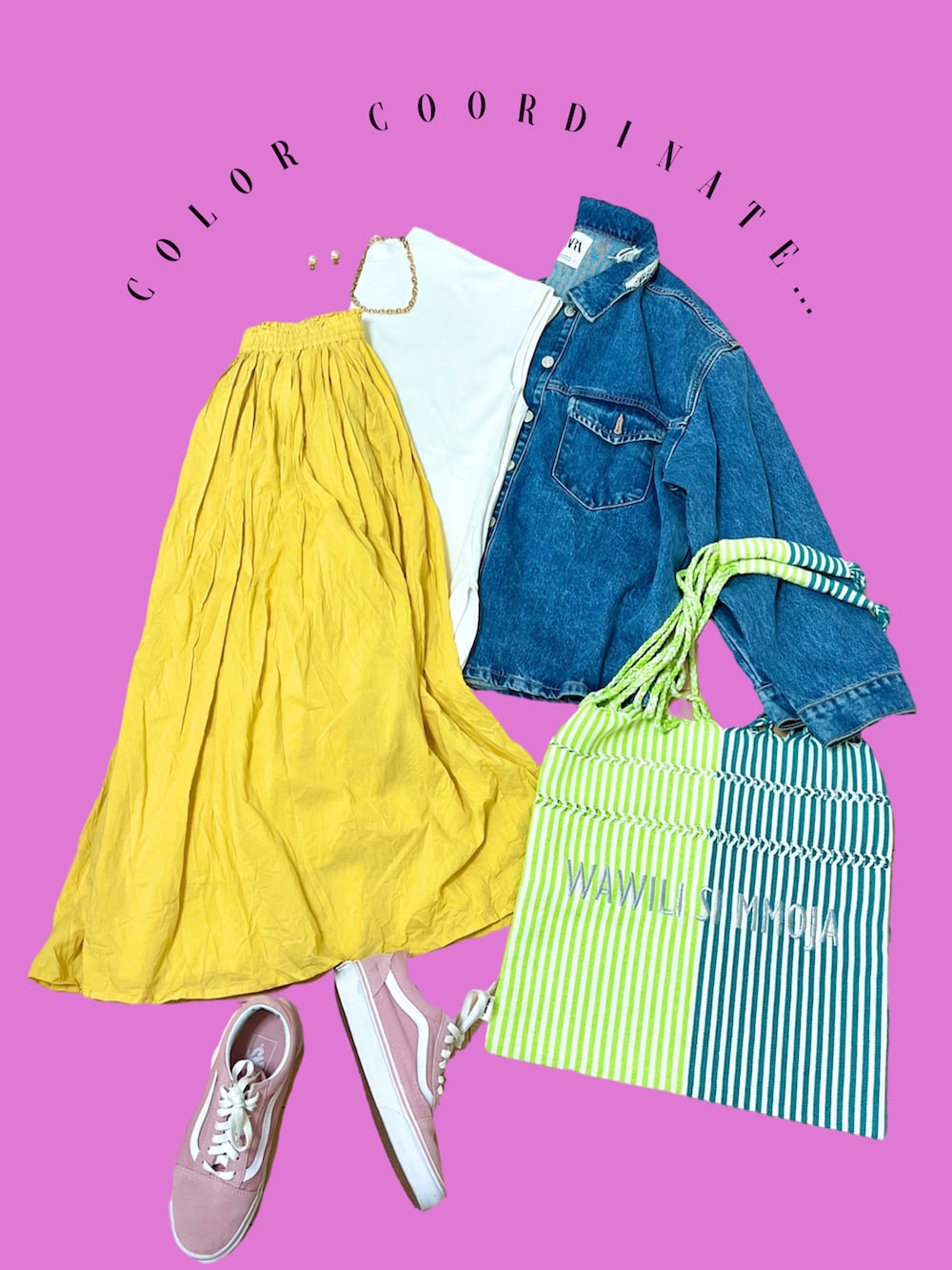 ブルー系のデニムジャケット、ホワイト系のTシャツ/カットソー、イエロー系のスカートを着用したレディースの春コーディネートの3枚目の写真