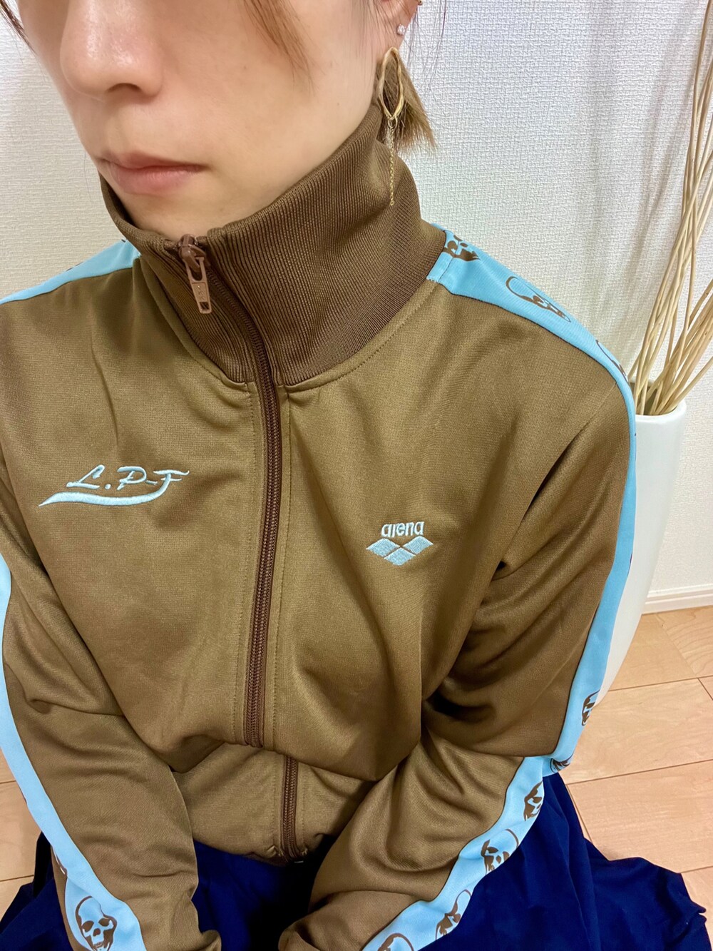 「秋コーデ、秋カラー、おしゃれさんと繋がりたい、低身長、ママコーデ、ブーツ、スカート、ママファッション、ジャージ、lucien pellat-finet」｜「Rodeo Crownsのアイテム（キャップ、ブラック系）」を使った、NOLU.(ノル)さん（レディース・153cm）の秋コーディネートの4枚目の写真
