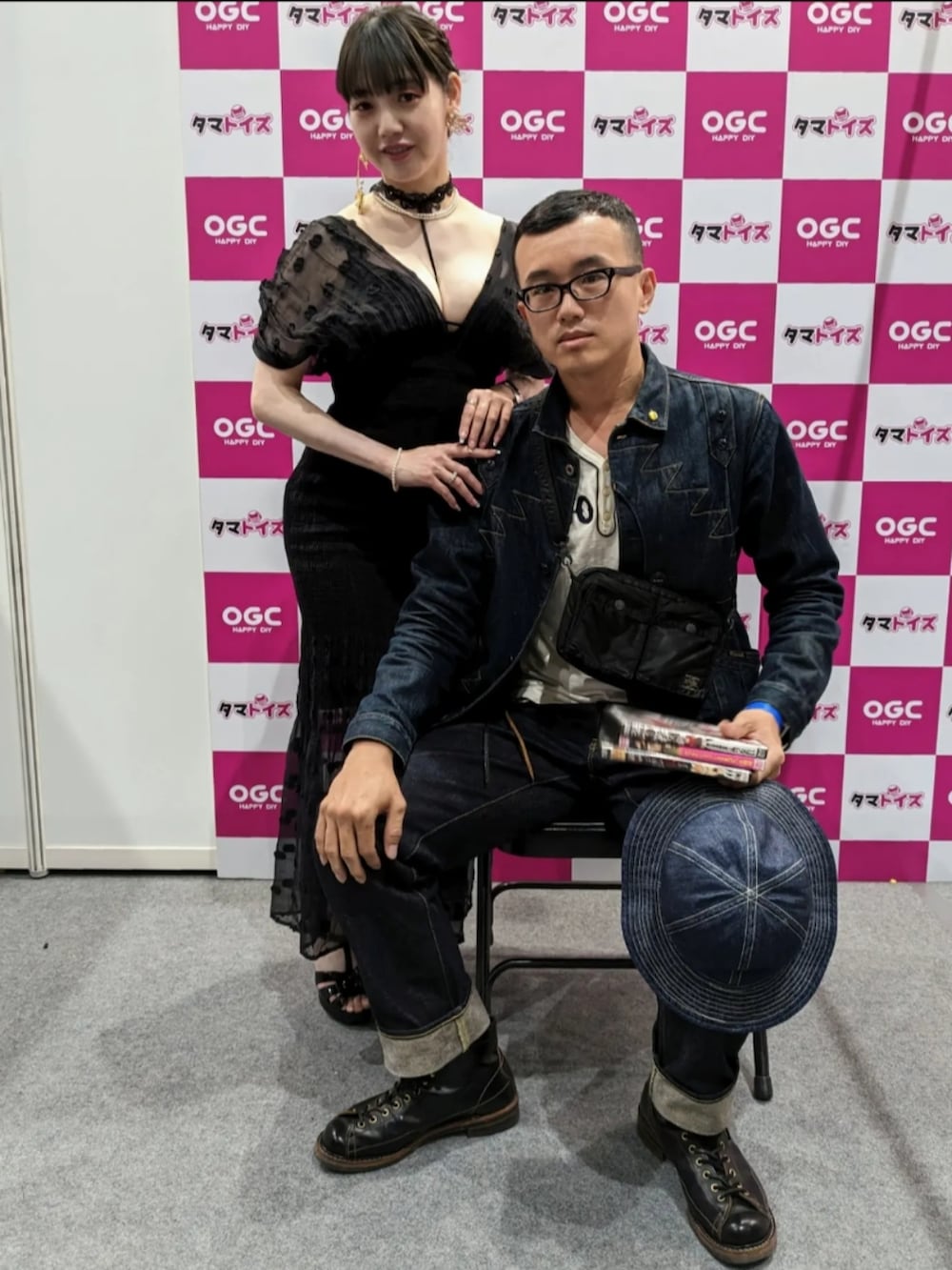 「KAPITAL、monkey boots、army hat、field hat、復古、牛仔褲、靴」｜「LONE WOLF BOOTSのアイテム（ブーツ、ブラック系）」を使った、金旺さん（メンズ・179cm）の春コーディネートの2枚目の写真