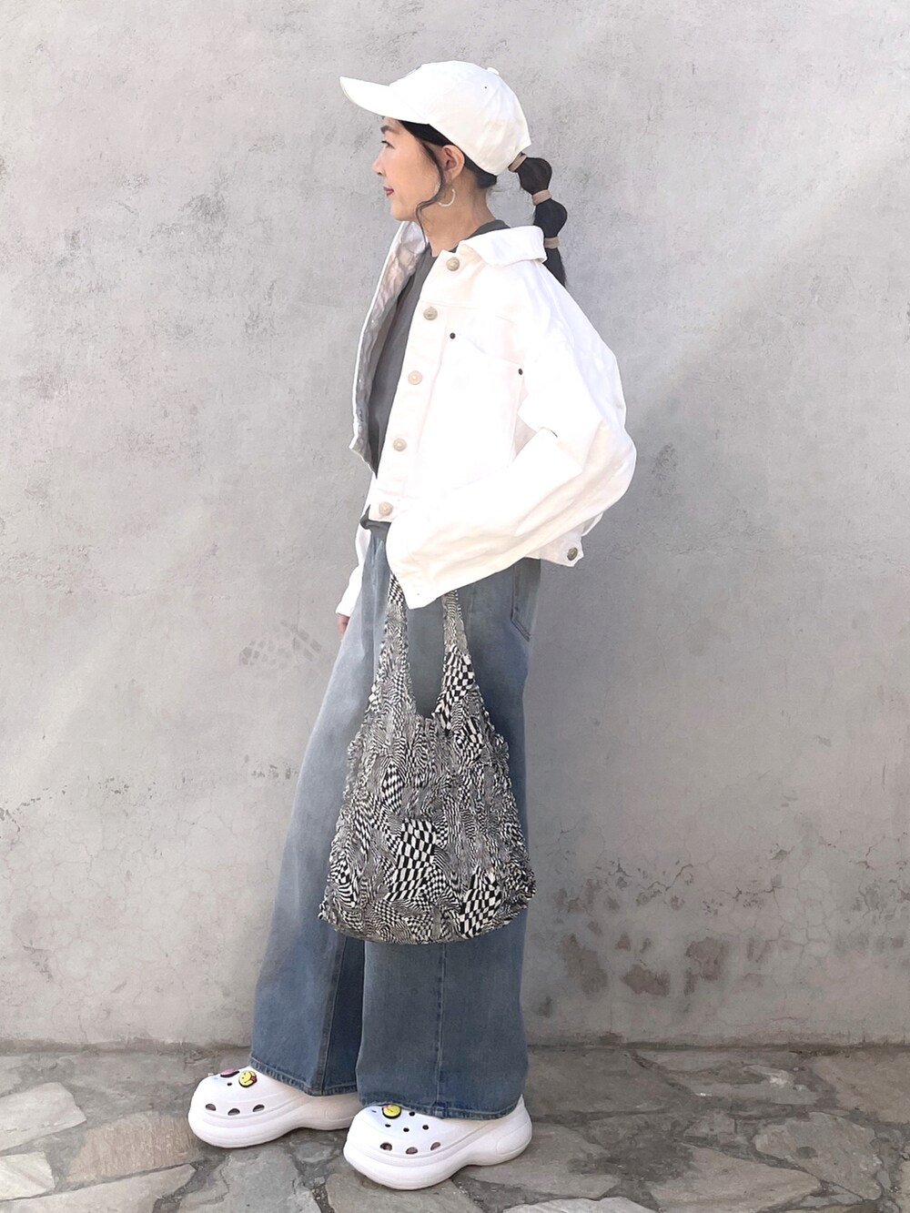 大人のカジュアルコーデに★【CHANEL】デニム サンダル 洗練されたデニムスタイルのエレガンス【CHANEL】オーバーオール