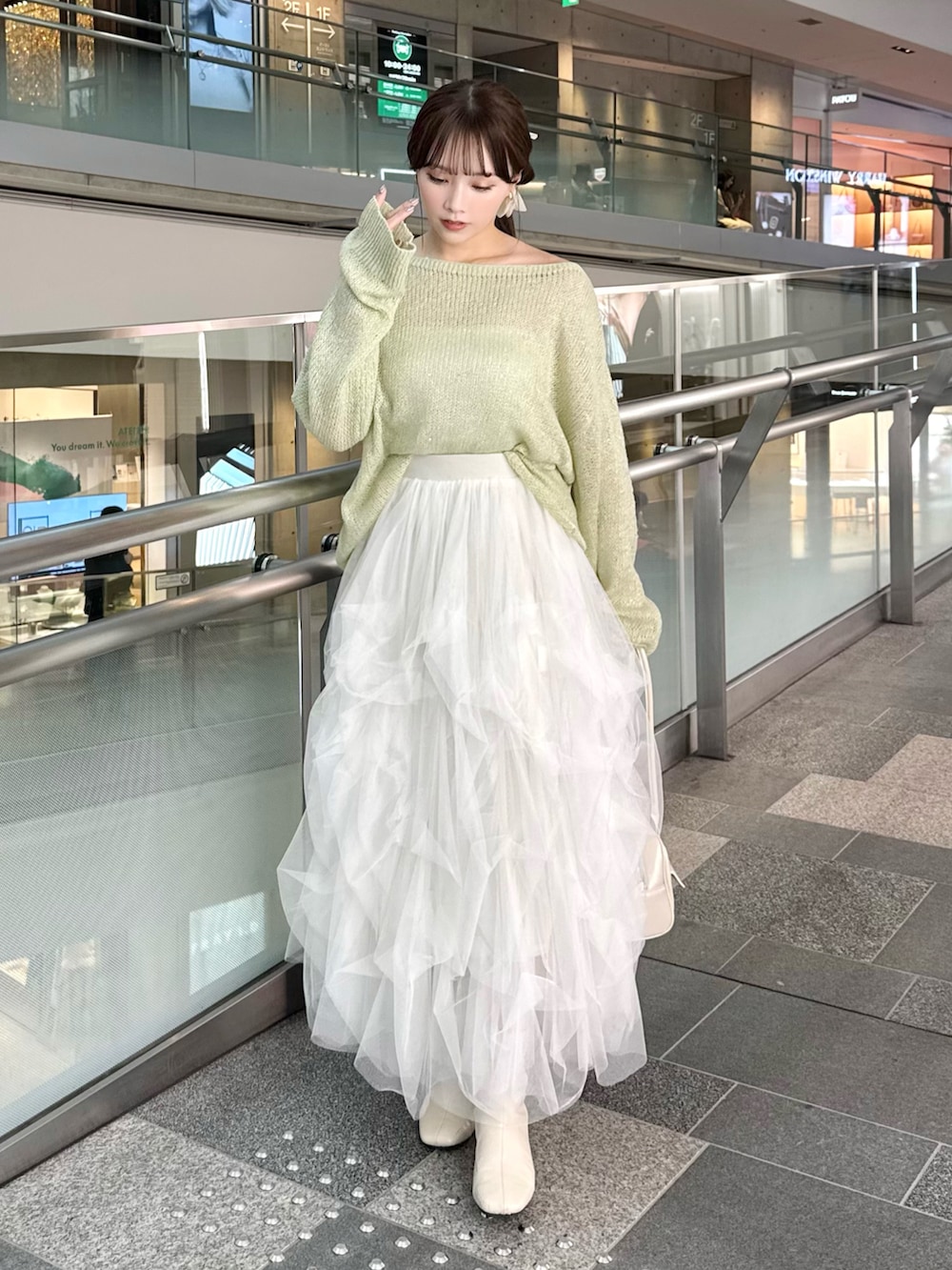 Harukaさんの「【karin’s direction item】ラメシアールーズニット（Auntie Rosa）」を使ったコーディネートの5枚目の写真
