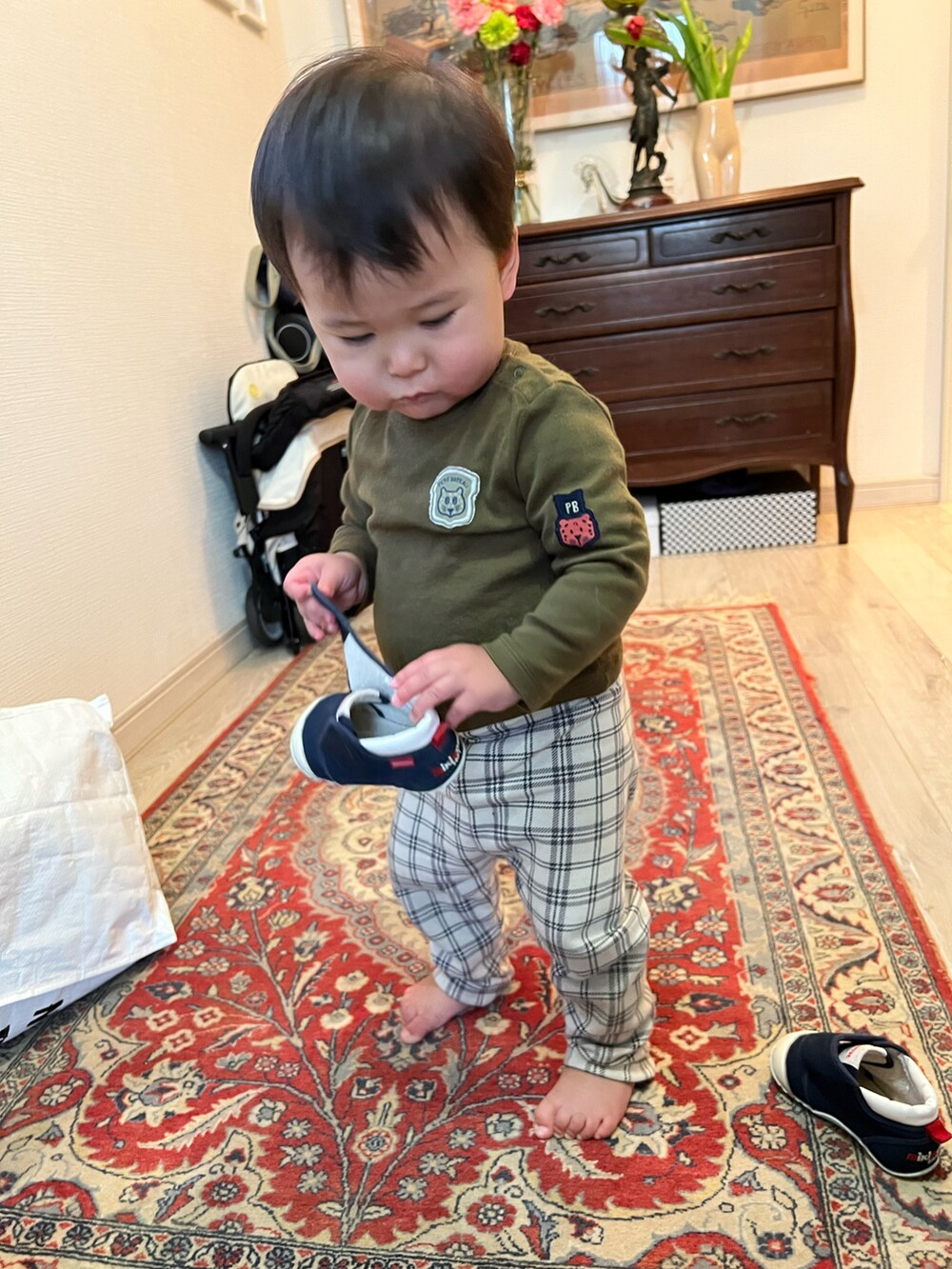 「プチバトー、私の推しブランド、1歳、1歳3ヶ月、ユニクロ、おとこのこ」｜「PETIT BATEAUのプリント長袖Ｔシャツ（Tシャツ/カットソー、グリーン系）」を使った、美優さん（レディース・168cm）の冬コーディネートの2枚目の写真