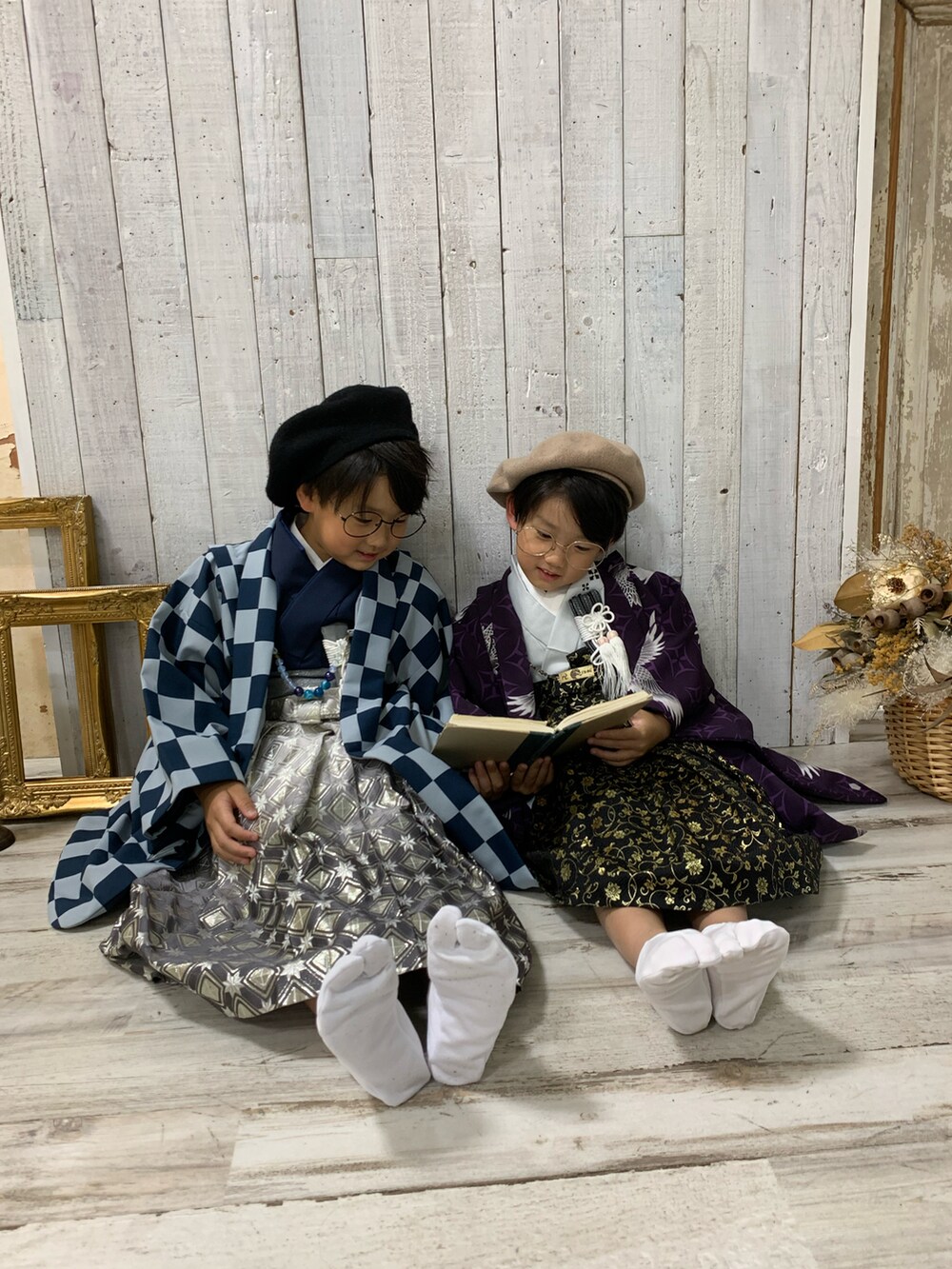 ブルー系のその他を着用したキッズの秋コーディネートの3枚目の写真
