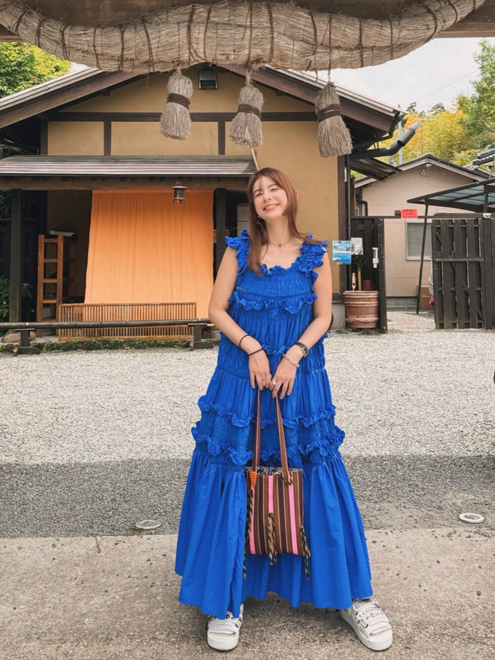 PERNA ギャザーキャミフリルワンピース　ブルー スザンヌ｜PERNAのワンピースを使ったコーディネート - WEAR