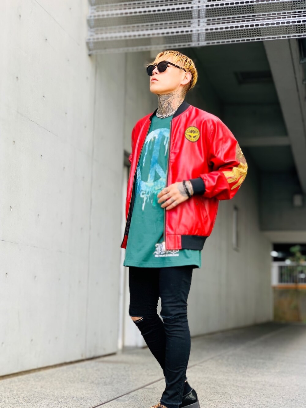 「オーバーサイズ、Tシャツ、ラフ、ネックレス、ブレスレット、バングル、SBG、ストリート、ビッグシルエット」｜「SBGのSBG CZキューバンチェーンネックレス（ネックレス、シルバー系）」を使った、TETUさん（メンズ・174cm）の秋コーディネートの4枚目の写真