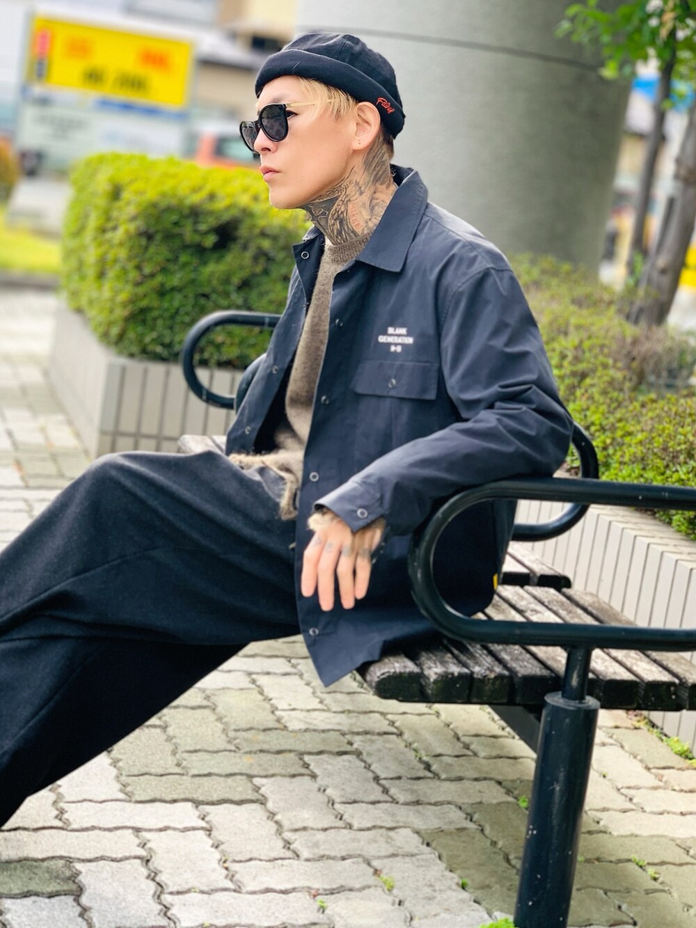 「ニット、ビッグシルエット、ミリタリー、ストリート、大人カジュアル、ミリタリージャケット、ミリタリーシャツ、NUMBER (N)INE、秋コーデ、ダメージニット、ロールキャップ」|「NUMBER (N)INEの【NUMBER (N)INE】《別注》ウールキッドモヘヤ ダメージニット クルーネックプルオーバー / ボーダーニット(ニット/セーター、グリーン系)」を使った、TETUさん(メンズ・174cm)の秋コーディネートの2枚目の写真