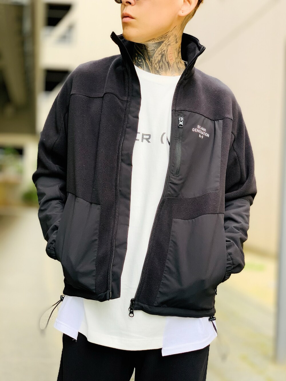 「セットアップ、モノトーン、フリース、ラフ、フリースジャケット、カジュアルコーデ、ストリートMIX、NUMBER (N)INE、ストリートコーデ、秋冬コーデ」｜「NUMBER (N)INEのFLEECE JERSEY  BLOUSON  / フリースジャージ ブルゾン（ジャージ、ブラック系）」を使った、TETUさん（メンズ・174cm）の秋コーディネートの3枚目の写真