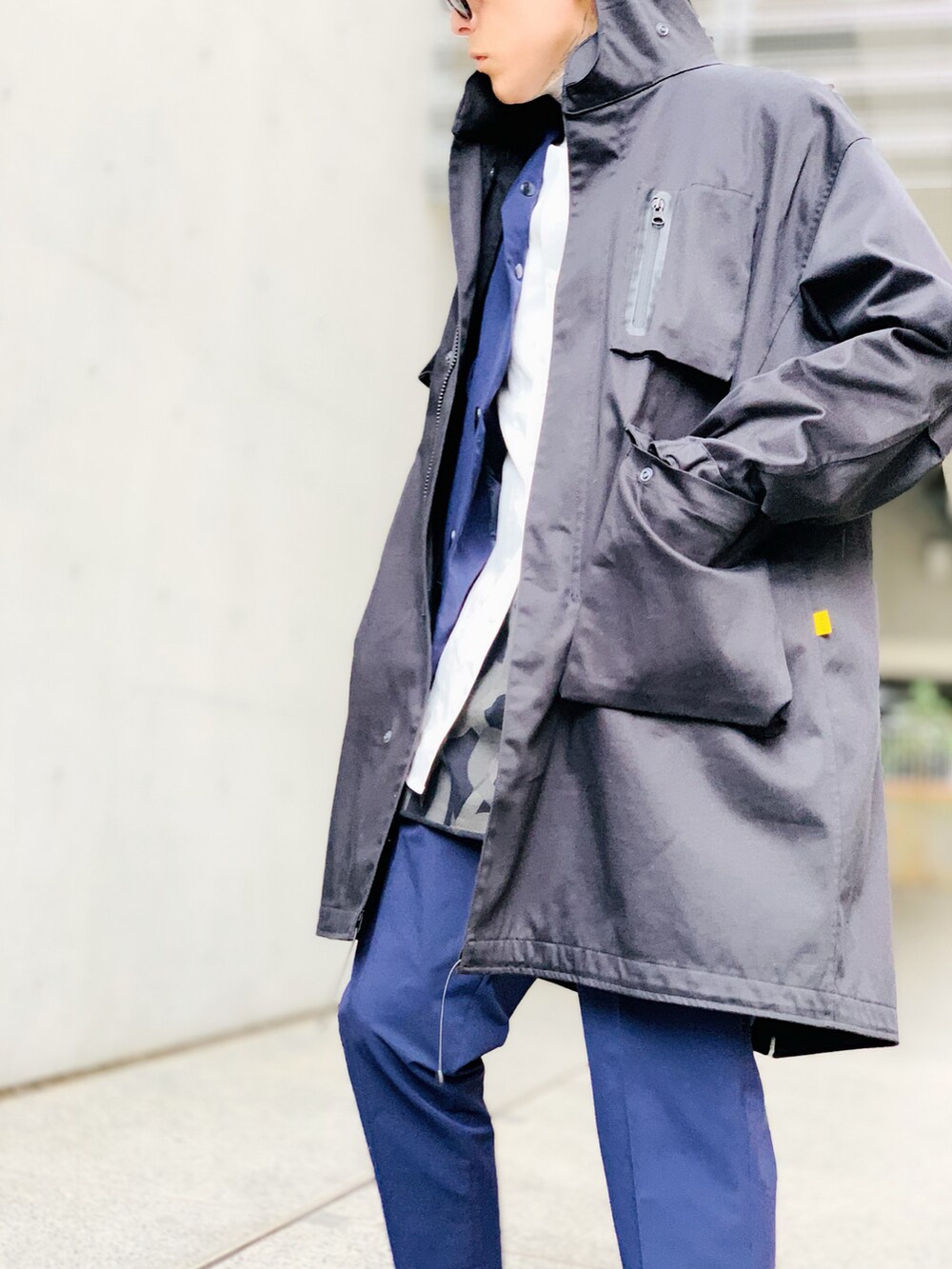 「オーバーサイズ、セットアップ、NEW ERA、キャップ、ネイビー、モッズコート、ノーカラーシャツ、シャツスタイル、NUMBER (N)INE、スニーカーコーデ」｜「NUMBER (N)INEの2WAY QUILTING COAT / 2WAY キルティング コート（ミリタリージャケット、ブラック系）」を使った、TETUさん（メンズ・174cm）の冬コーディネートの2枚目の写真