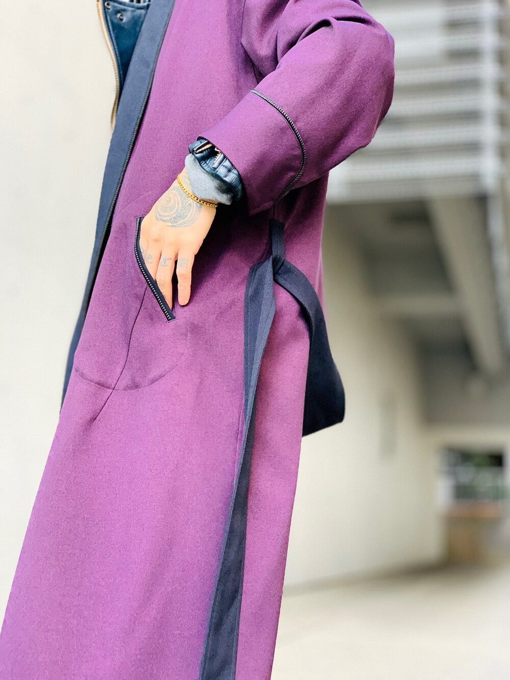 「レザージャケット、ライダース、ライダースジャケット、メンズコーデ、ストリート、タートルネック、ネックレス、ブレスレット、SBG、ストリートコーデ、春コーデ、韓国ファッション、ジョーカー、ストリートMIX、着回しコーデ」｜「JACKROSEのラムレザーダブルライダース　TYPE－1（ライダースジャケット、ブルー系）」を使った、TETUさん（メンズ・174cm）の冬コーディネートの5枚目の写真