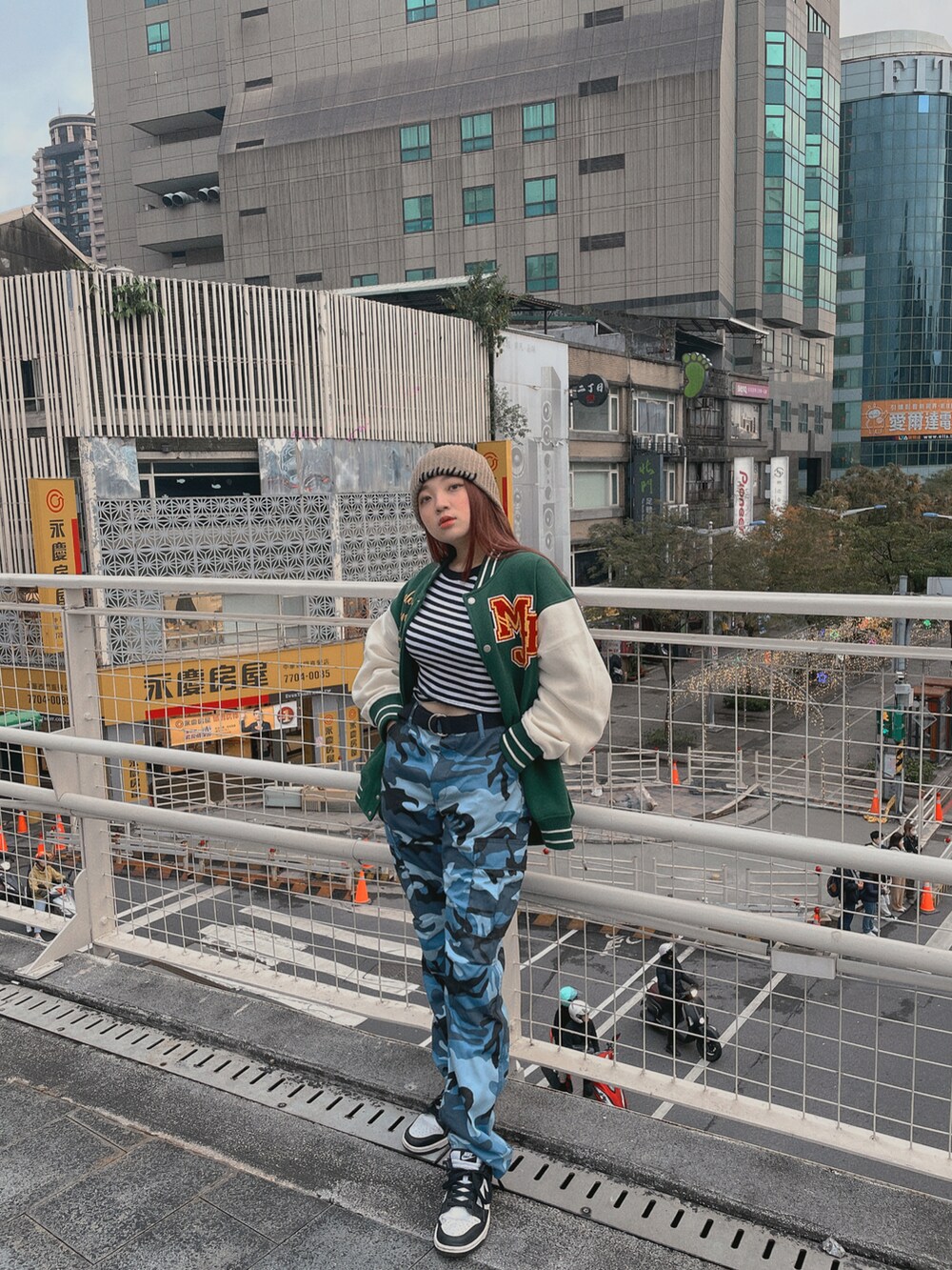 「NIKEのアイテム（スニーカー、ブラック系）」を使った、れな♡RENA🐰さん（レディース・158cm）の冬コーディネートの2枚目の写真