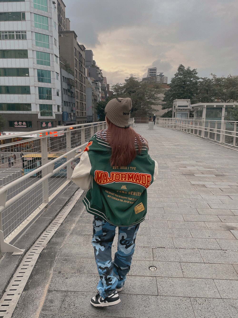 「NIKEのアイテム（スニーカー、ブラック系）」を使った、れな♡RENA🐰さん（レディース・158cm）の冬コーディネートの3枚目の写真