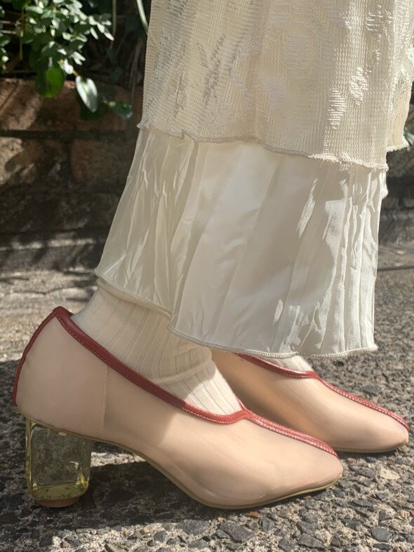 「merryjenny」｜「merry jennyのエアリーパイピングパンプス（パンプス、ホワイト系）」を使った、sumomoさん（レディース・156cm）の春コーディネートの3枚目の写真