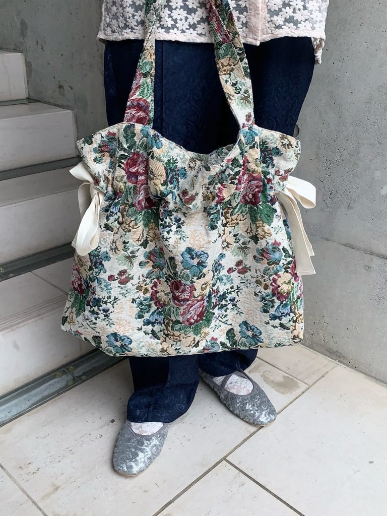 「merryjenny」｜「merry jennyのblossam エアリーカンフーシャツ（シャツ/ブラウス、ピンク系）」を使った、sumomoさん（レディース・156cm）の秋コーディネートの5枚目の写真