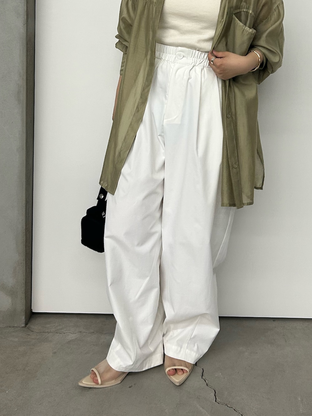 「シアートップス、シアーシャツ、サンダル、シャツスタイル、休日スタイル、お出かけコーデ、低身長コーデ、低身長、低身長女子、骨格ウェーブ、バルーンパンツ」｜「select MOCAのドロップフック2セットネックレス（ネックレス、ゴールド系）」を使った、Renaさん（骨格ウェーブ・レディース・151cm）の春コーディネートの7枚目の写真