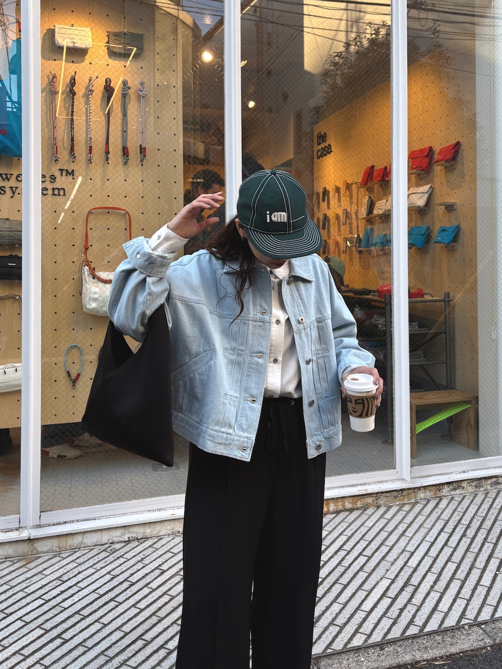 「Jena espace merveilleuxのデニムタックジャケット（デニムジャケット、ブルー系）」を使った、amuamuse7さん（レディース・160cm）の冬コーディネートの2枚目の写真