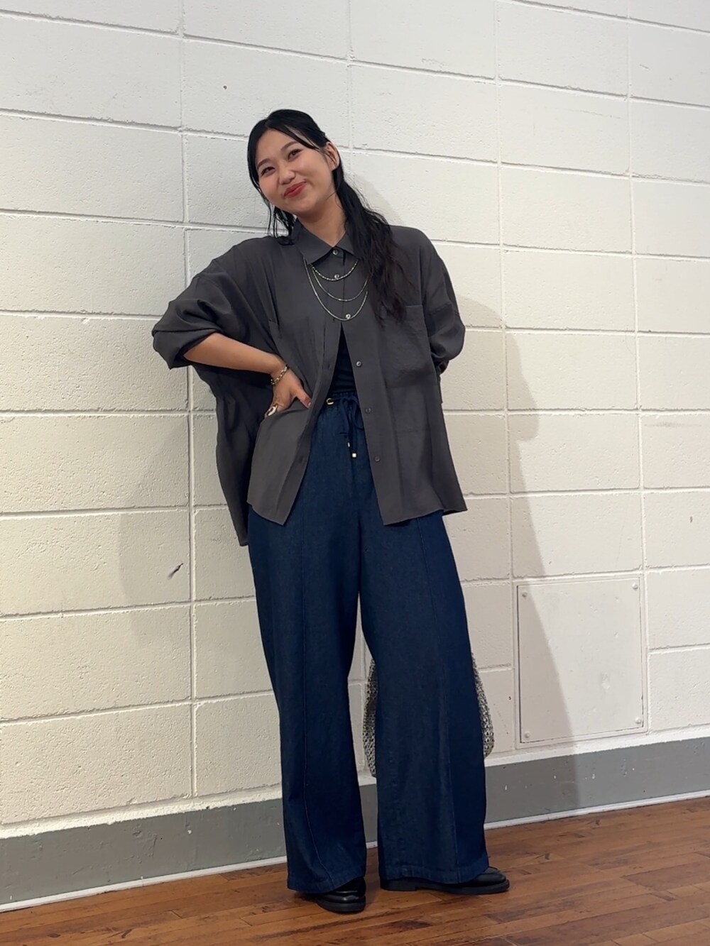「Jena espace merveilleuxの《完売カラー追加検討中》【夏でも履ける】デニムイージーパンツ（デニムパンツ、ブルー系）」を使った、amuamuse7さん（レディース・160cm）の夏コーディネートの2枚目の写真