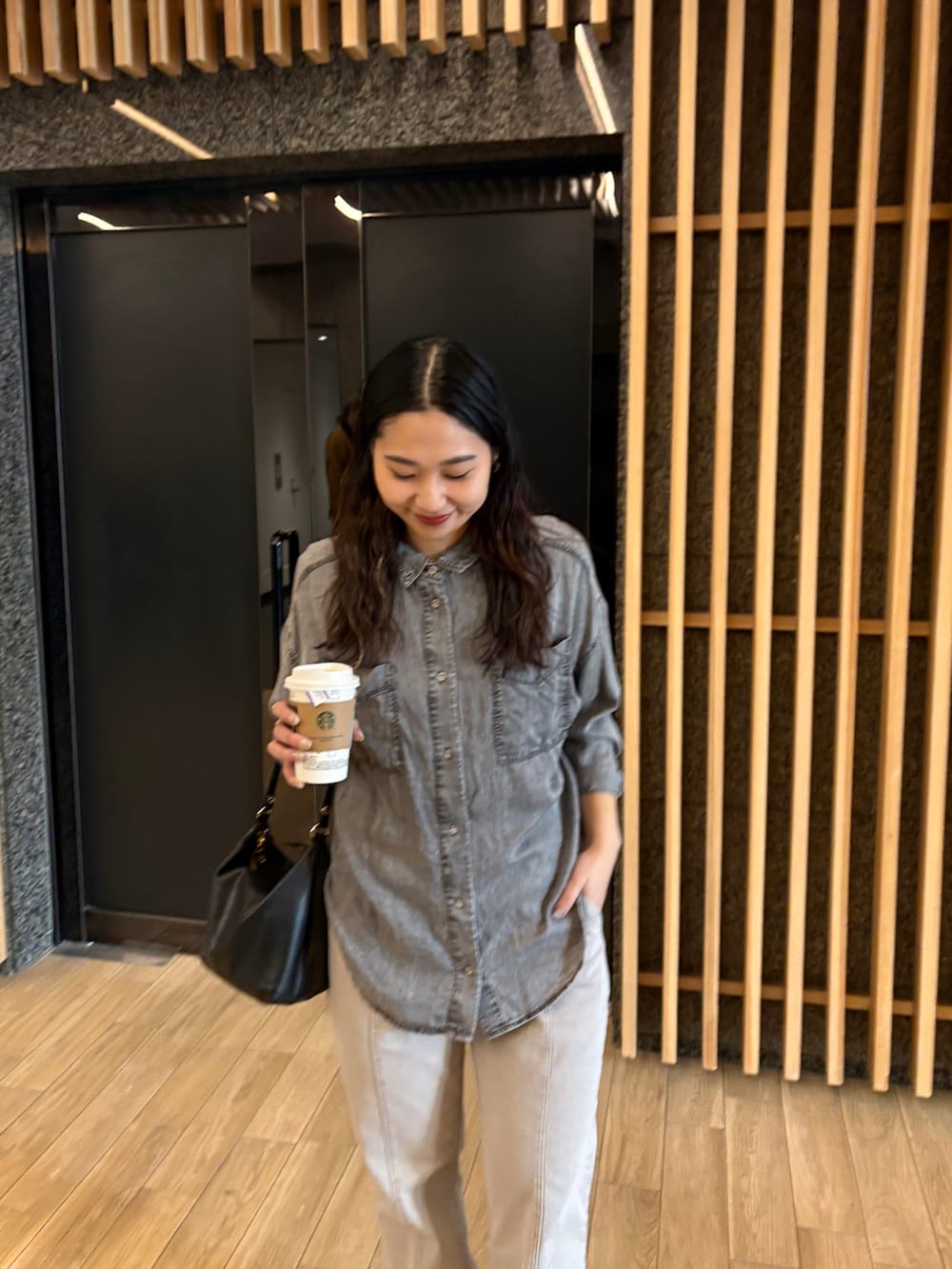 「Jena espace merveilleuxのセンターシームデニムパンツ（デニムパンツ、ブルー系）」を使った、amuamuse7さん（レディース・160cm）の冬コーディネートの2枚目の写真