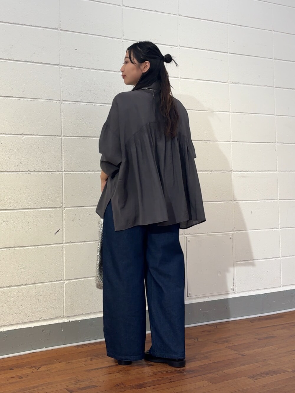 「Jena espace merveilleuxの《完売カラー追加検討中》【夏でも履ける】デニムイージーパンツ（デニムパンツ、ブルー系）」を使った、amuamuse7さん（レディース・160cm）の夏コーディネートの3枚目の写真