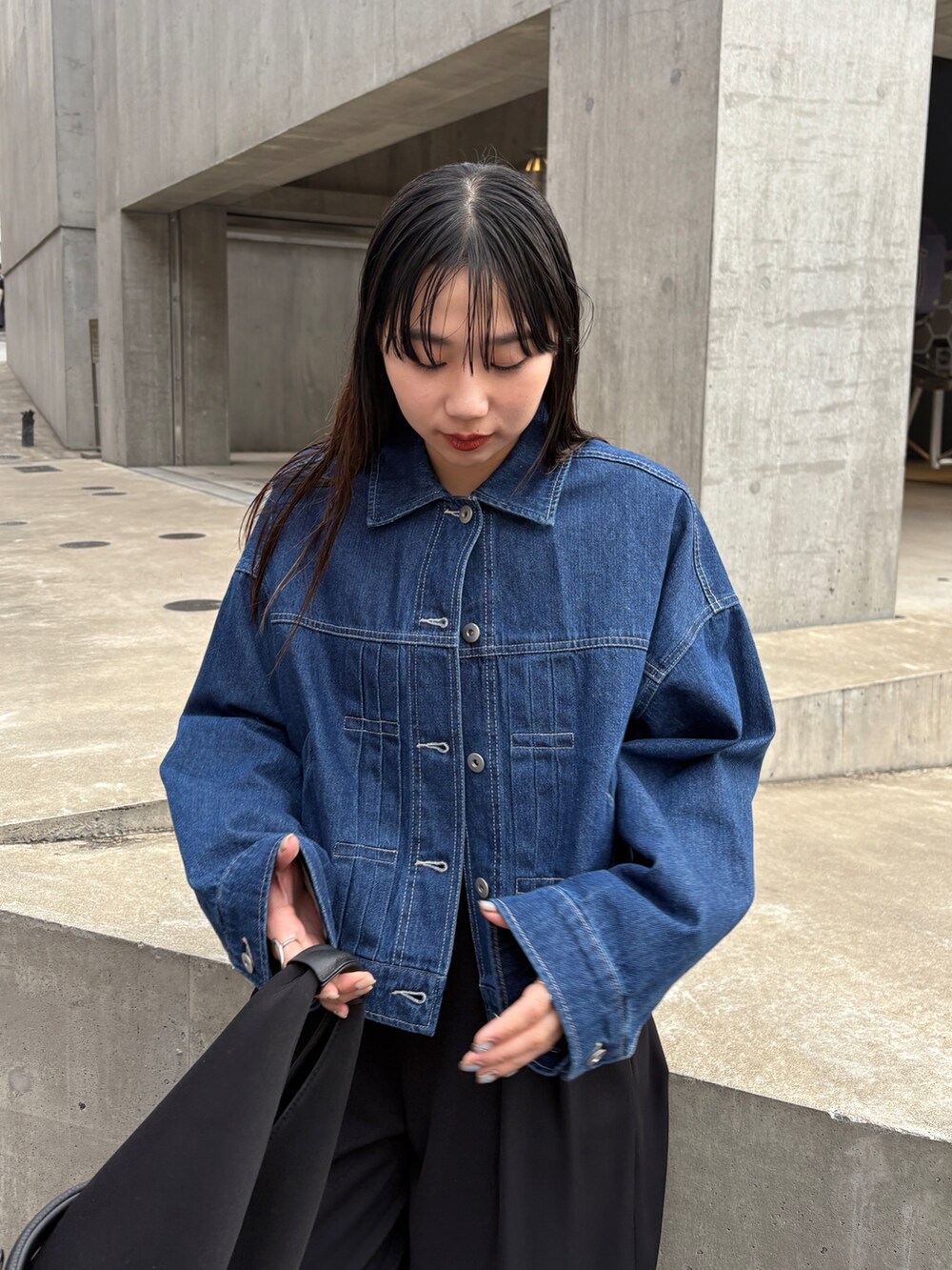 「Jena espace merveilleuxのデニムタックジャケット（デニムジャケット、ブルー系）」を使った、amuamuse7さん（レディース・160cm）の冬コーディネートの3枚目の写真