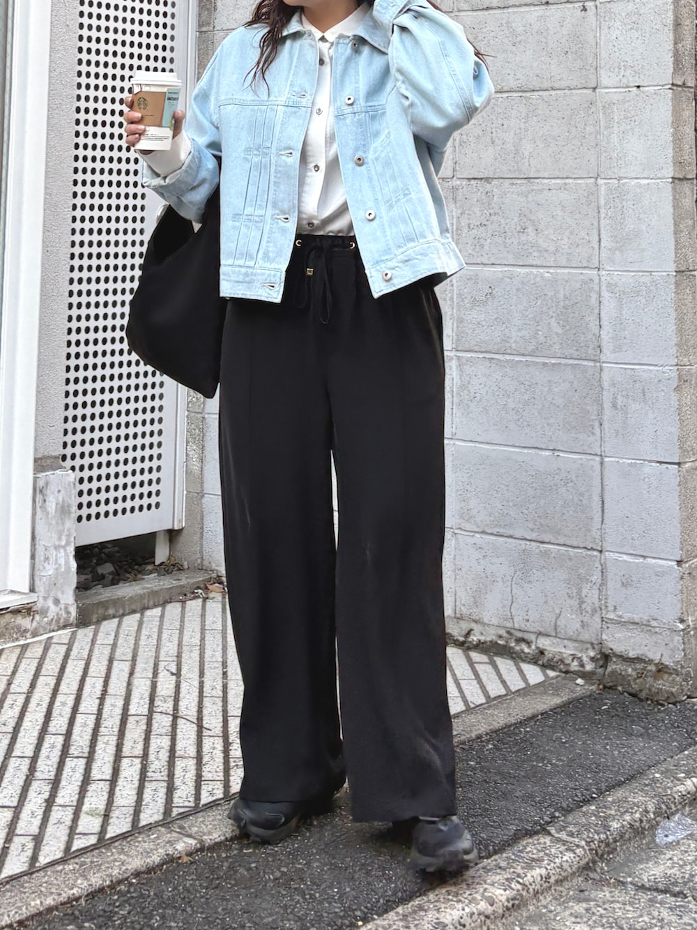 「Jena espace merveilleuxのデニムタックジャケット（デニムジャケット、ブルー系）」を使った、amuamuse7さん（レディース・160cm）の冬コーディネートの3枚目の写真