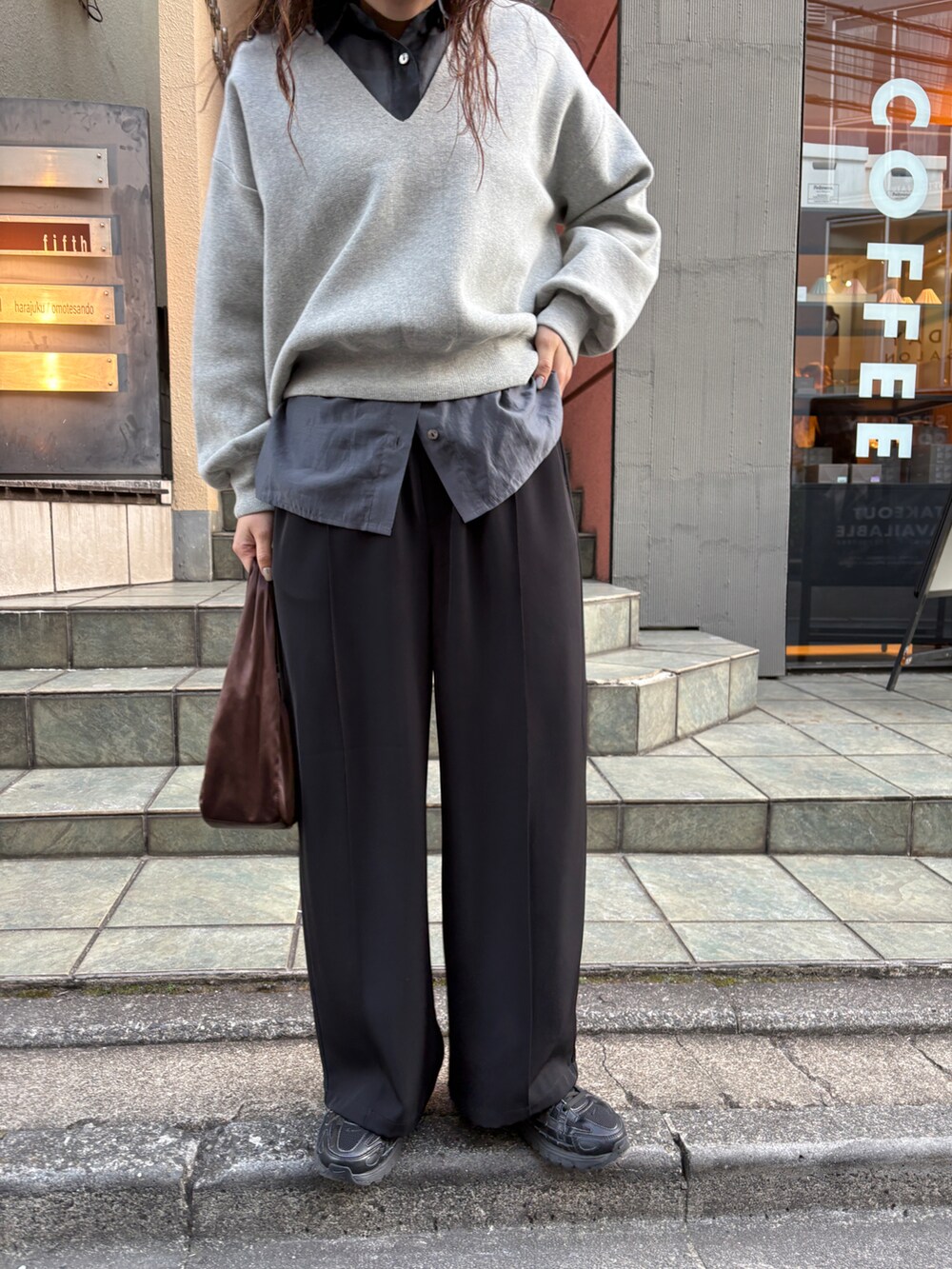 「Jena espace merveilleuxの【きれい見え／サイズ展開あり】トロミイージーパンツ（その他パンツ、ブラック系）」を使った、amuamuse7さん（レディース・160cm）の冬コーディネートの3枚目の写真