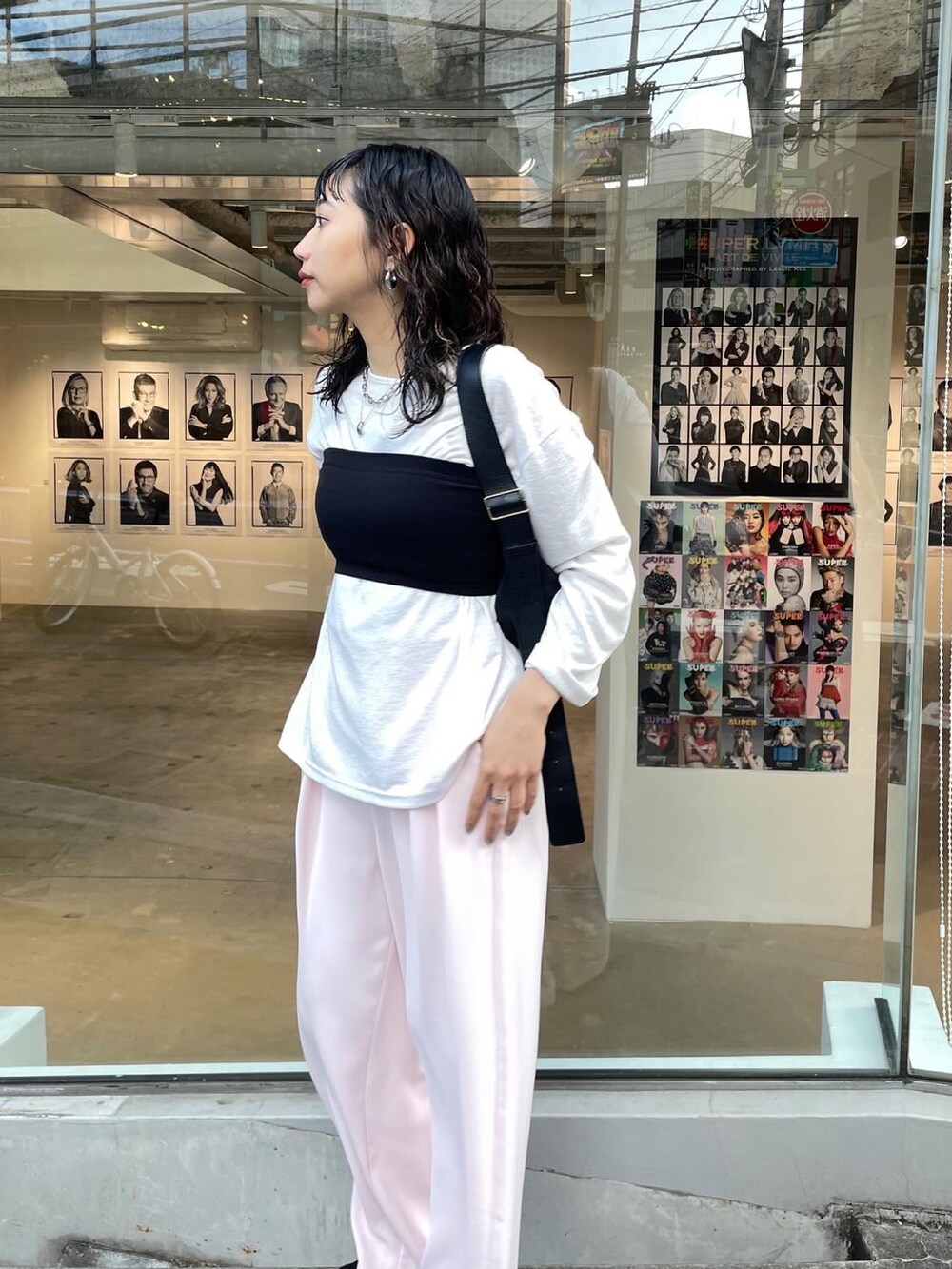 「Jena espace merveilleuxの【美脚が叶う褒められパンツ／WEB限定カラー】トロミ2タックワイドパンツ（その他パンツ、ピンク系）」を使った、amuamuse7さん（レディース・160cm）の春コーディネートの2枚目の写真