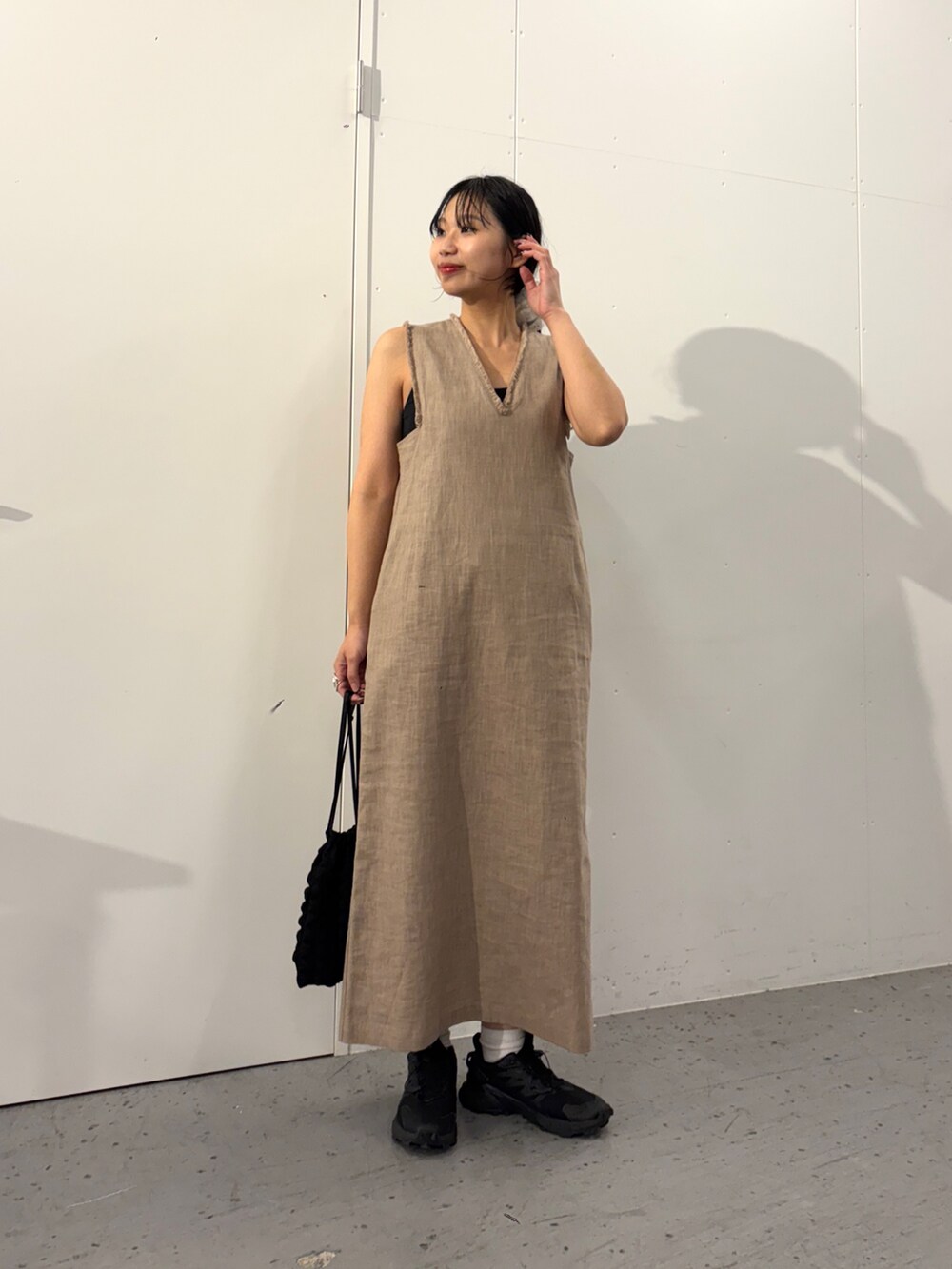 「Jena espace merveilleuxの【全骨格着痩せ／リネン素材で涼しい】リネンフリンジジャンスカ（ワンピース、ベージュ系）」を使った、amuamuse7さん（レディース・160cm）の春コーディネートの2枚目の写真