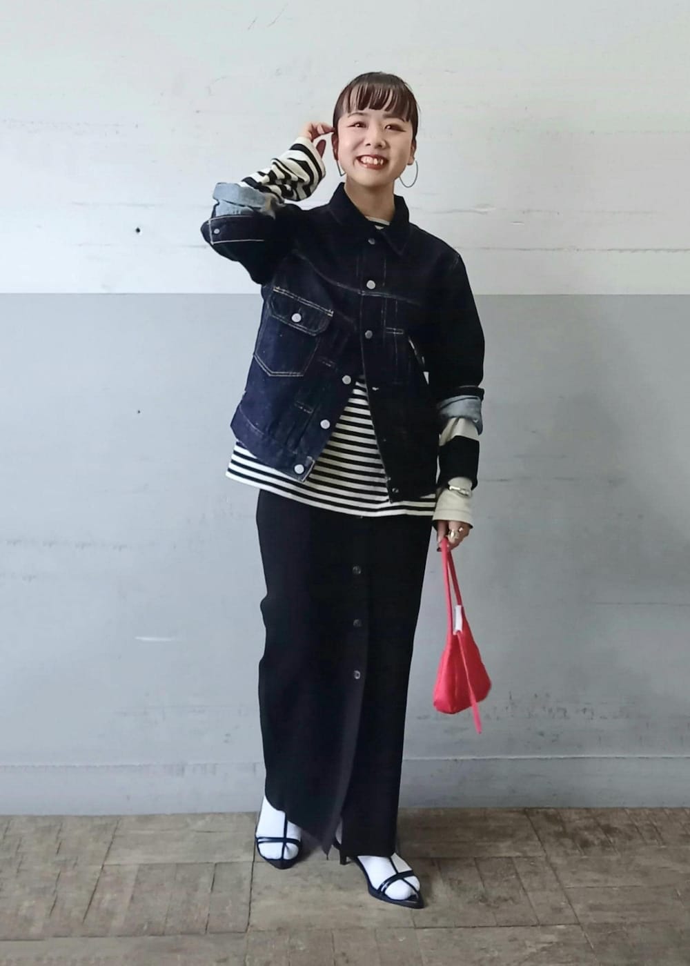 「24SS春の新作、24SS、着映えトップス、GFGS、ジーエフジーエス、Levi's、リーバイス、別注、kokyo、コキヨ、BIOTOP、ビオトープ、春アウター、ハンドバッグ、ブラック」|「ADAM ET ROPE'の【G.F.G.S. for ADAM ET ROPE'】別注ボートネックボーダー(Tシャツ/カットソー、ブラック系)」を使った、touharaさん(レディース・158cm)の冬コーディネートの3枚目の写真