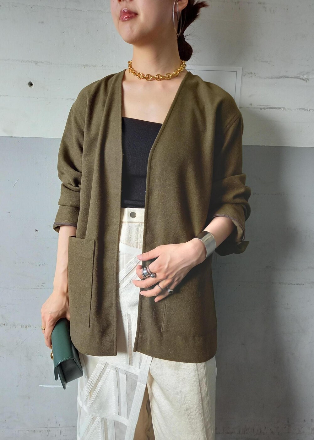 「MAESTOSO、マエストーソ、Wshoes&bag_pickup、ブラウン、長袖、ジャケット、カーキ、ポケット、ノーカラー、ミドル丈、ホワイト、ベージュ、ワイド、十分丈、ハイウエスト」|「ADAM ET ROPE'のポインテッドストレッチブーツ(ブーツ、ゴールド系)」を使った、touharaさん(レディース・158cm)の秋コーディネートの9枚目の写真