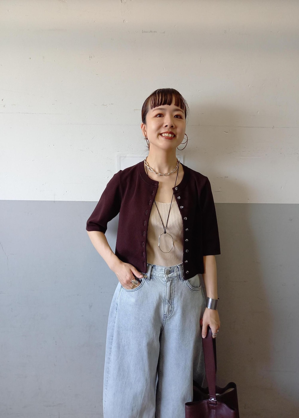 「UVカット、UV、シアーパンプス、夏コーデ、初秋コーデ、お出かけコーデ、旅行コーデ、大人カジュアル、パンツスタイル、体型カバー、カジュアルコーデ、メンズライク、シンプルコーデ、きれいめコーデ、ADAM ET ROPÉ」|「ADAM ET ROPE'の【サステナブル】バックタックワイドデニム(デニムパンツ、ブルー系)」を使った、touharaさん(レディース・158cm)の夏コーディネートの10枚目の写真