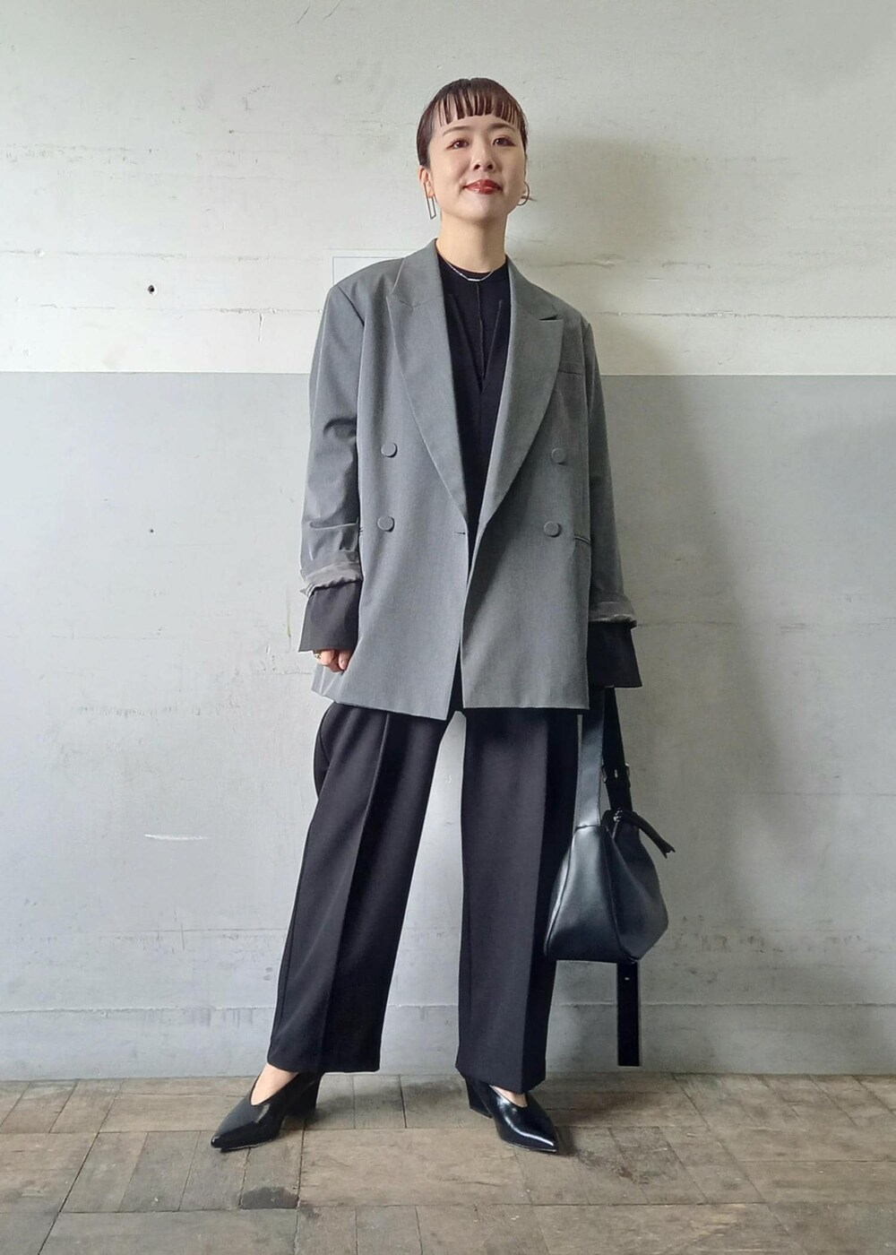 「バレルパンツ、卒業式、卒園式、入学式、入園式、初春コーデ、春コーデ、お仕事コーデ、セレモニーコーデ、卒業式コーデ、卒園式コーデ、授業参観日コーデ、入学式コーデ、入園式コーデ、お出かけコーデ」|「ADAM ET ROPE'のフォルムヒールポインテッドパンプス(パンプス、ブラック系)」を使った、touharaさん(レディース・158cm)の冬コーディネートの10枚目の写真