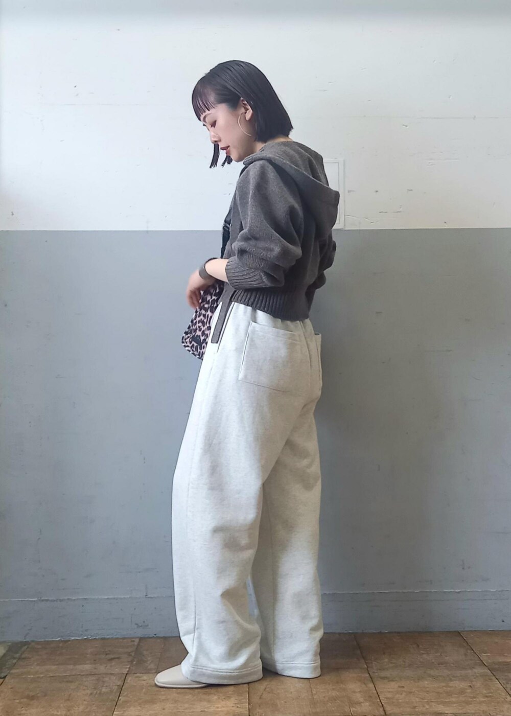 「GANNI、ガニー、ADAM ET ROPÉ、FEMME、SDGs、サステナブル、骨格ウェーブ、イエベ、カジュアル、大人カジュアル、秋、冬、秋コーデ、冬コーデ、秋ファッション」｜「ADAM ET ROPE'のストレッチミドルブーツ（ブーツ、ホワイト系）」を使った、touharaさん（レディース・158cm）の秋コーディネートの2枚目の写真